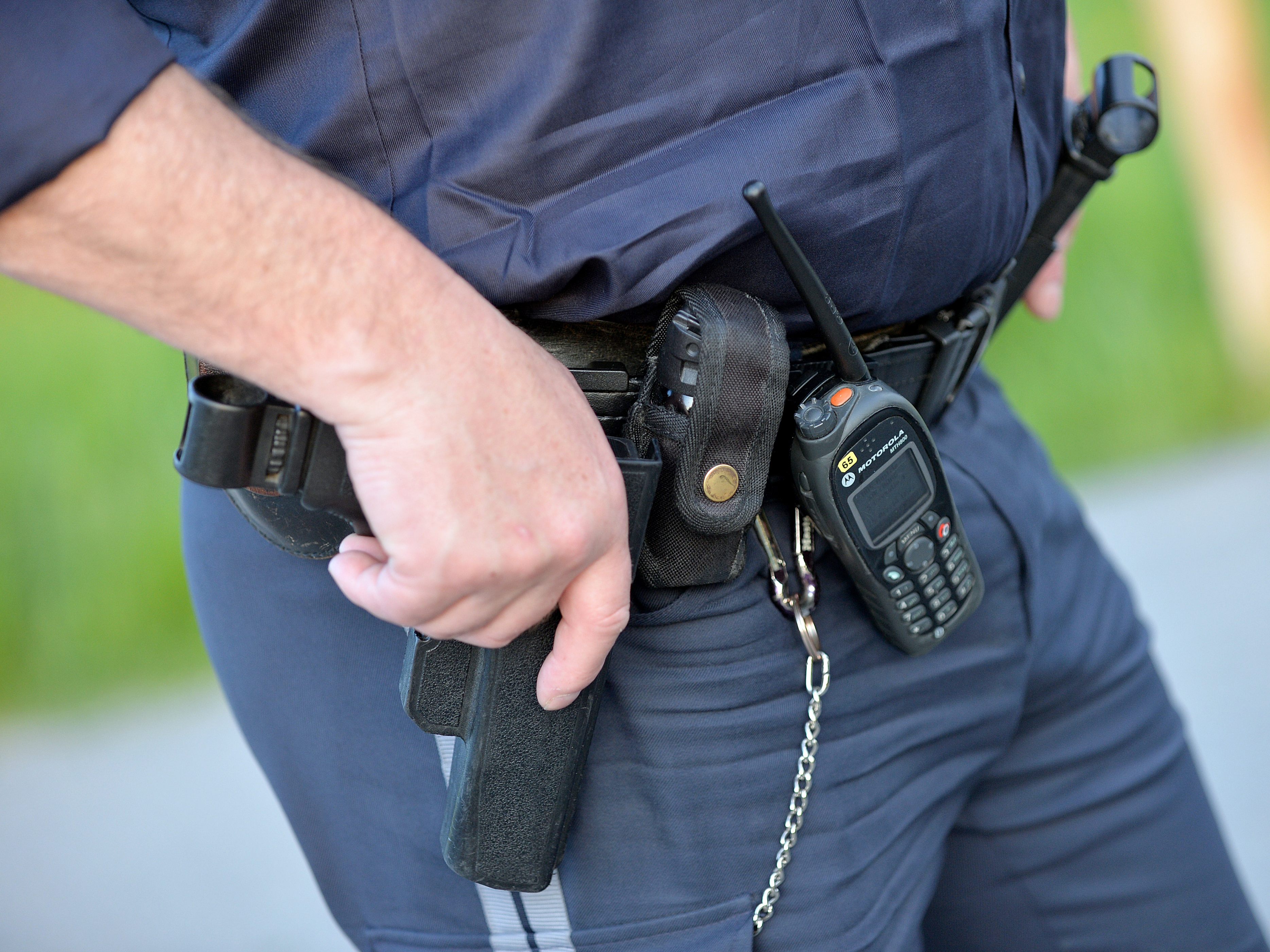 Zwei Polizisten wurden am Wiener Praterstern attackiert und verletzt.