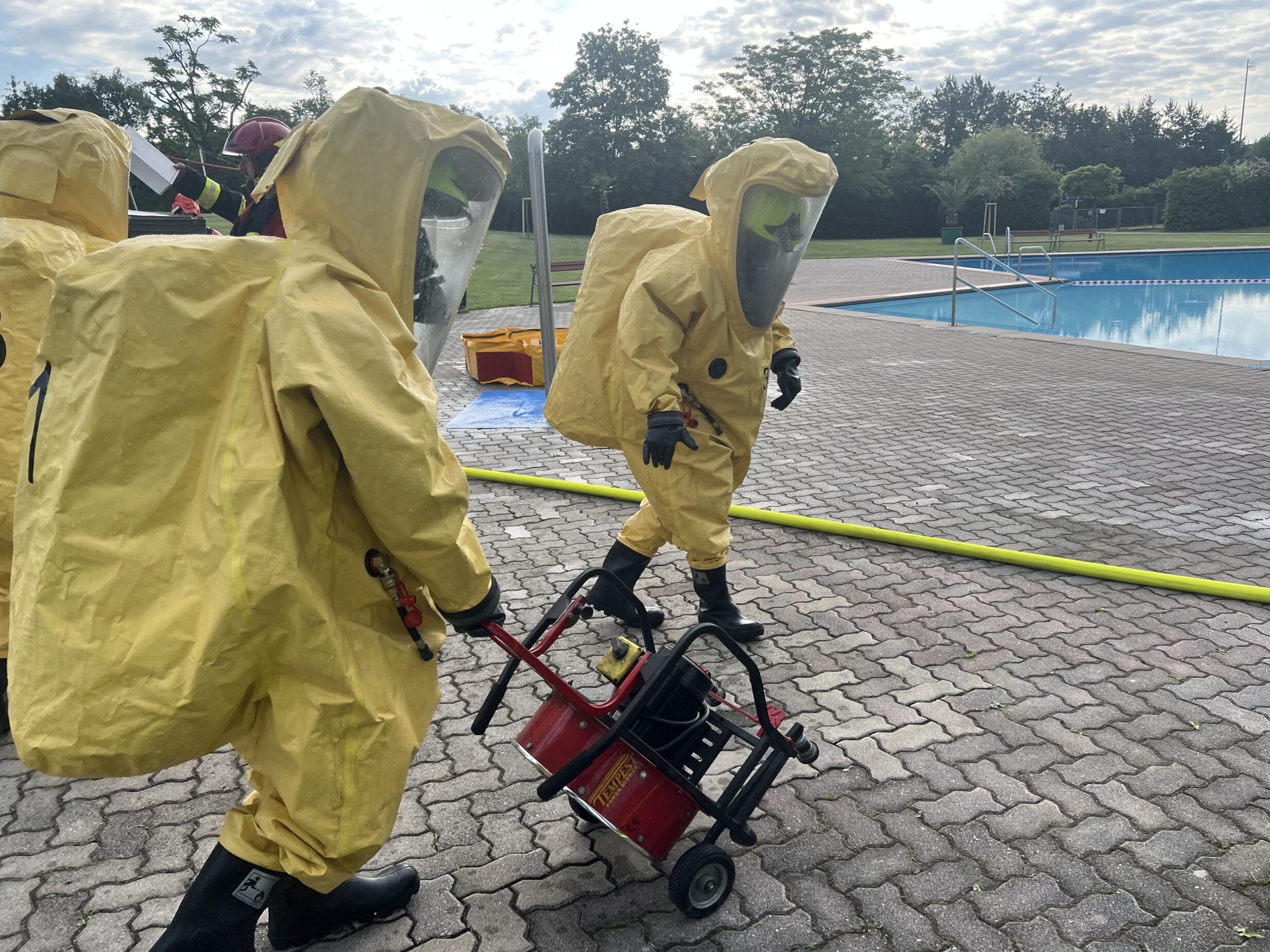 Wegen eines Chlorgasaustritts ist die Feuerwehr am Sonntag ins Freibad nach Mattersburg ausgerückt. Wegen eines Chlorgasaustritts ist die Feuerwehr am Sonntag ins Freibad nach Mattersburg ausgerückt.