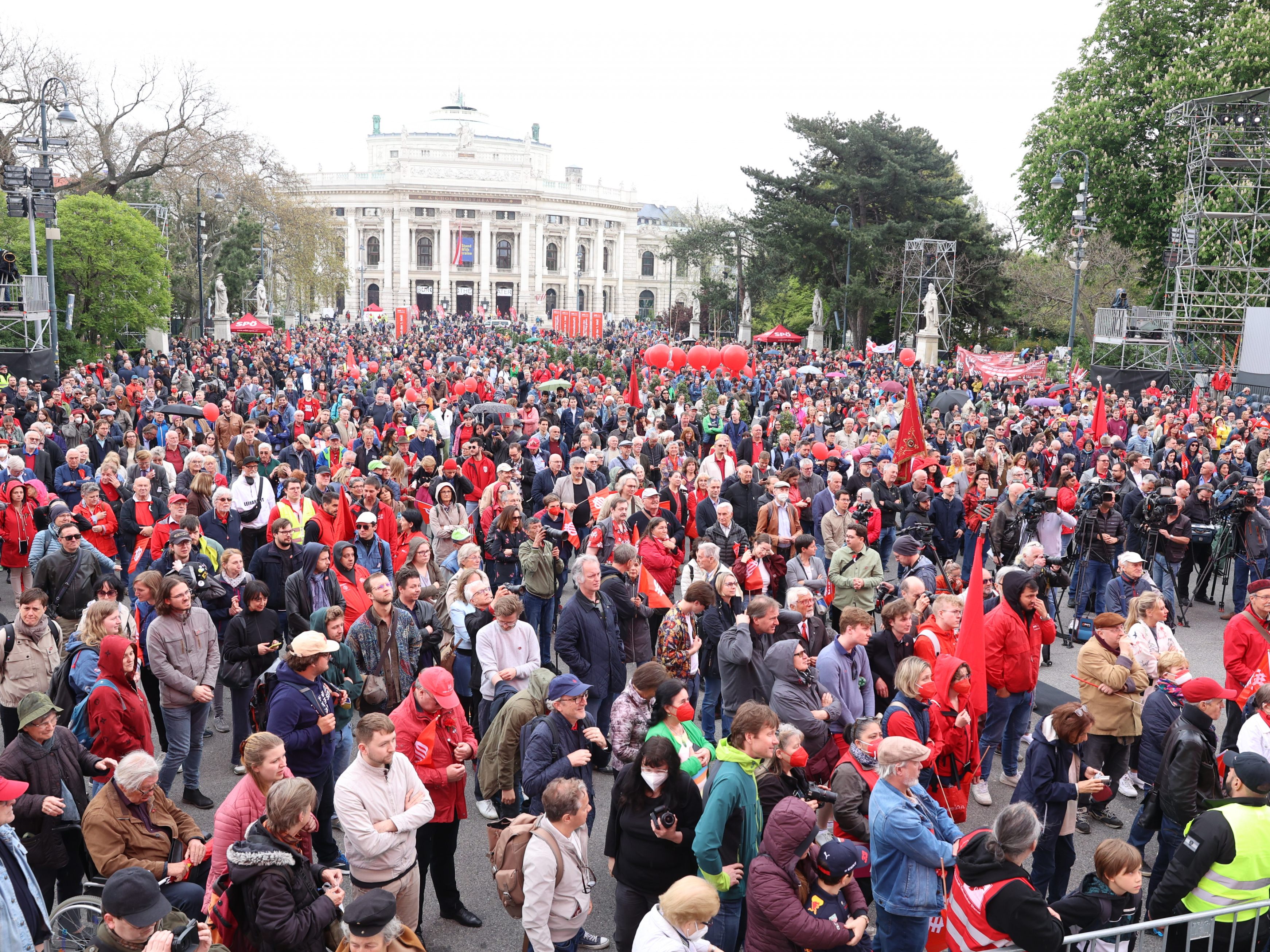 Die Schlusskundgebung zum 1. Mai der SPÖ am Rathausplatz in Wien am Sonntag.