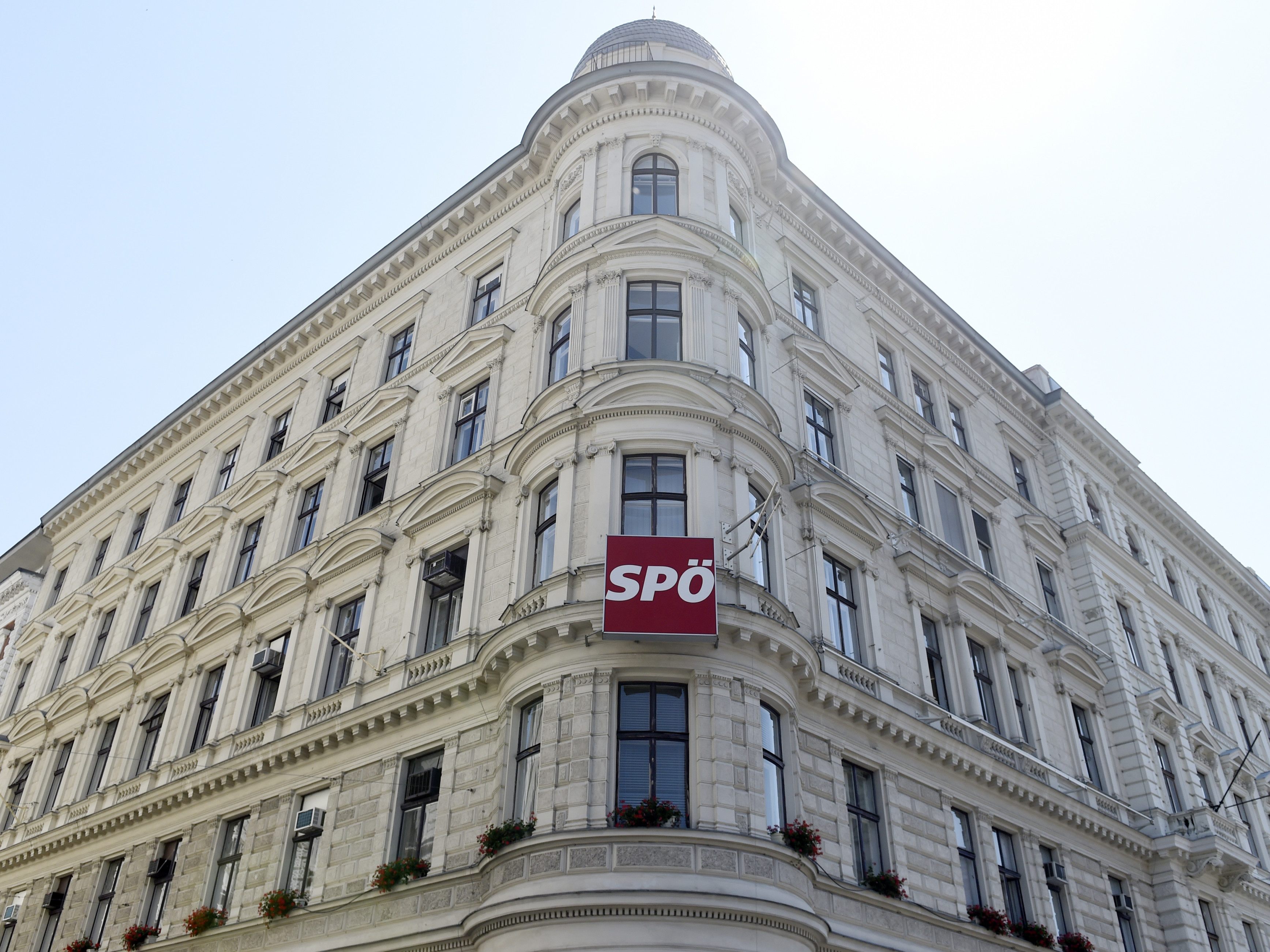 Die SPÖ-Miete für die Parteizentrale in der Wiener Löwelstraße soll bei 11.982,18 Euro liegen.