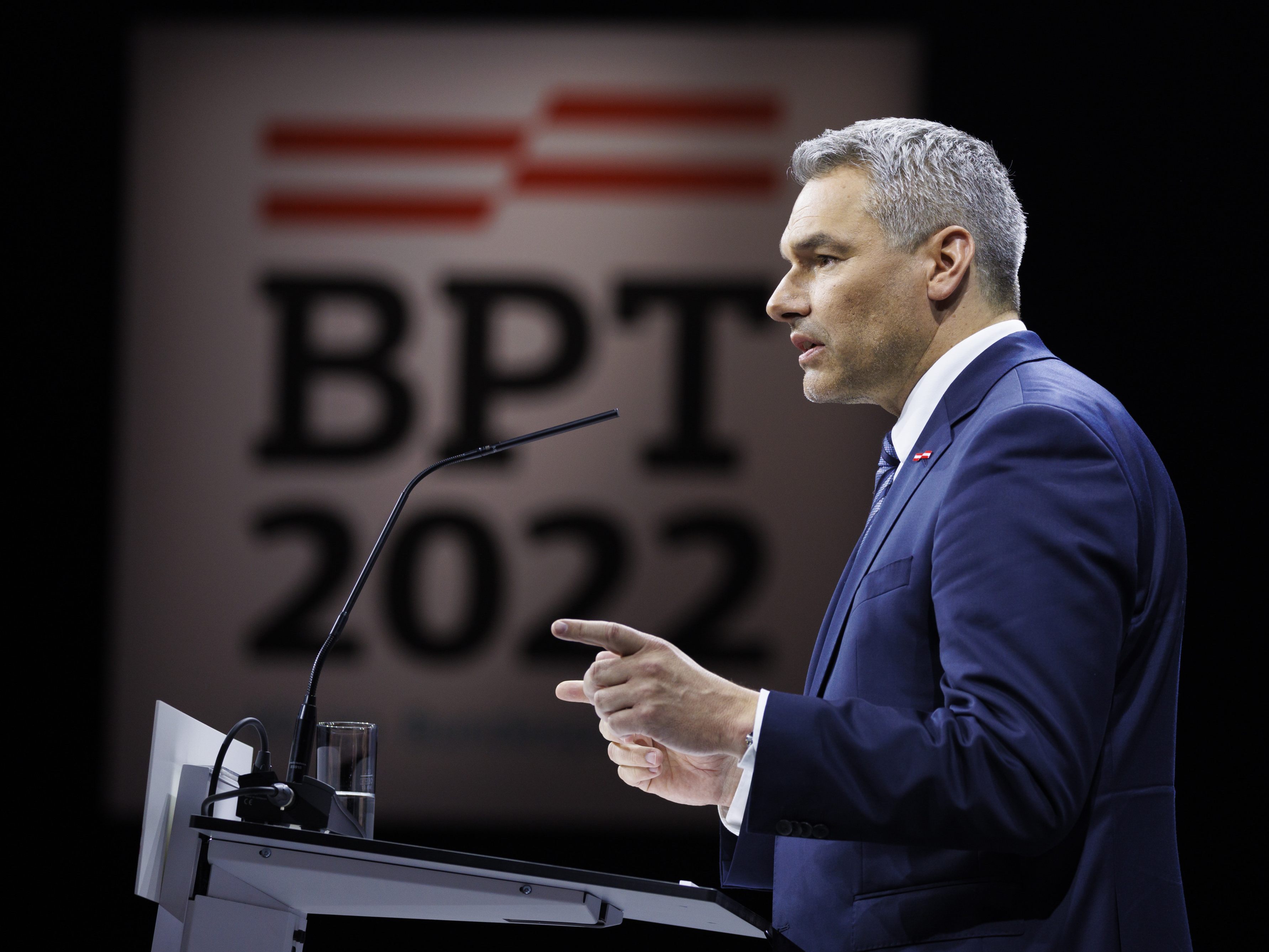 Bundeskanzler Karl Nehammer wurde am ÖVP-Parteitag in Graz mit großer Mehrheit zum Parteiobmann gewählt. Bundeskanzler Karl Nehammer wurde am ÖVP-Parteitag in Graz mit großer Mehrheit zum Parteiobmann gewählt.