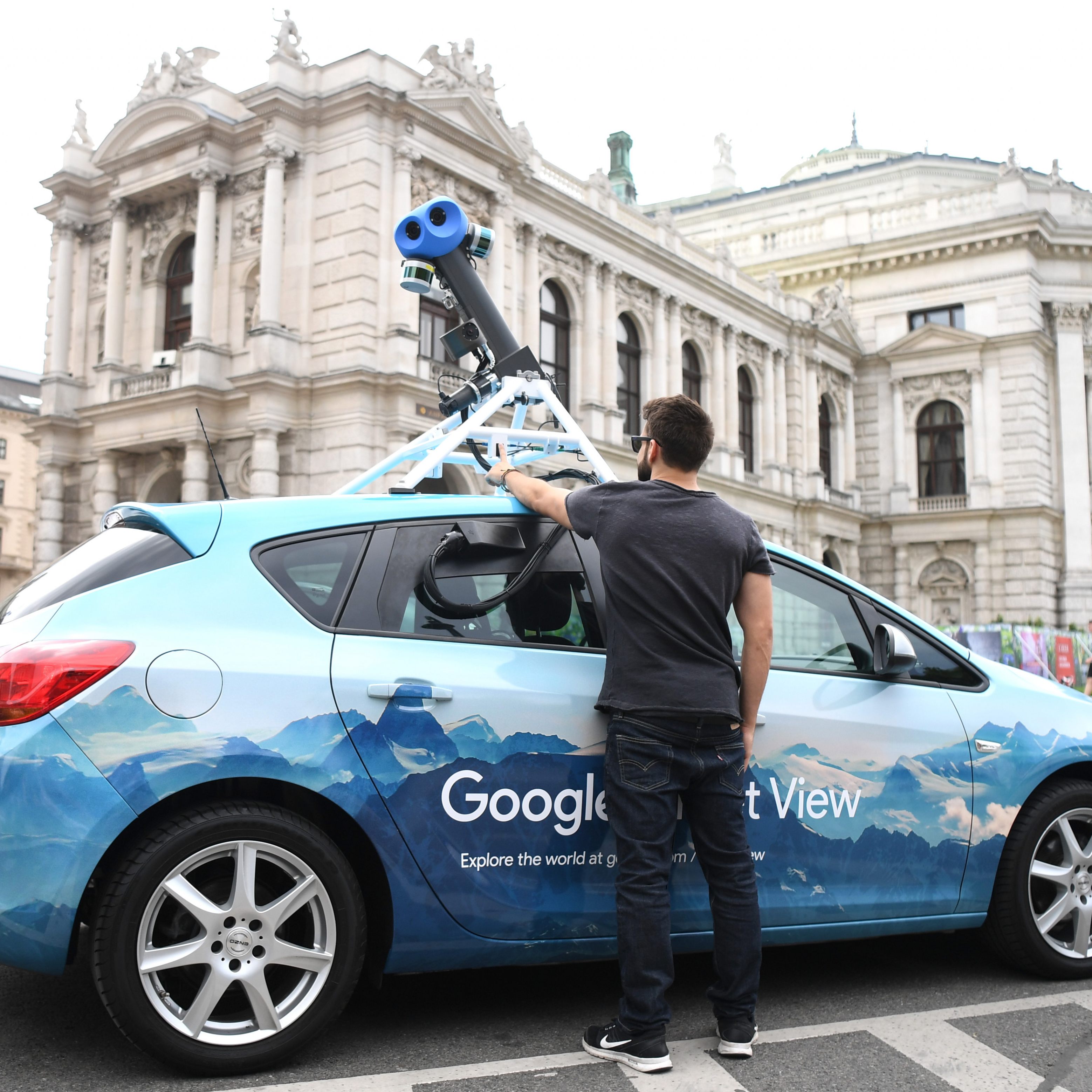 Ein Google-Street-View-Fahrzeug in Wien.