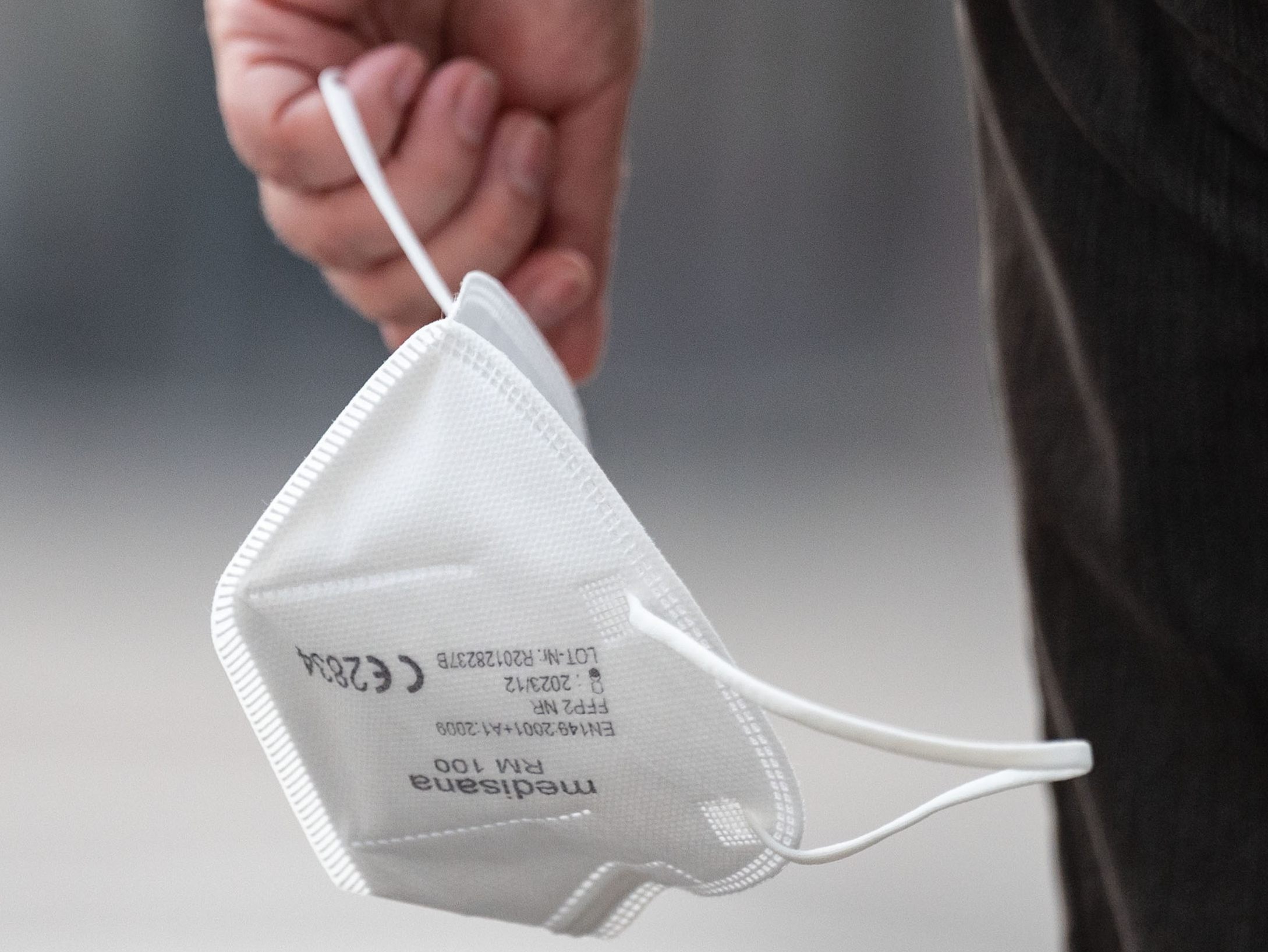 Die Opposition ist mit den Regierungsankündigungen zu Maskenpflicht und Impfpflicht unzufrieden