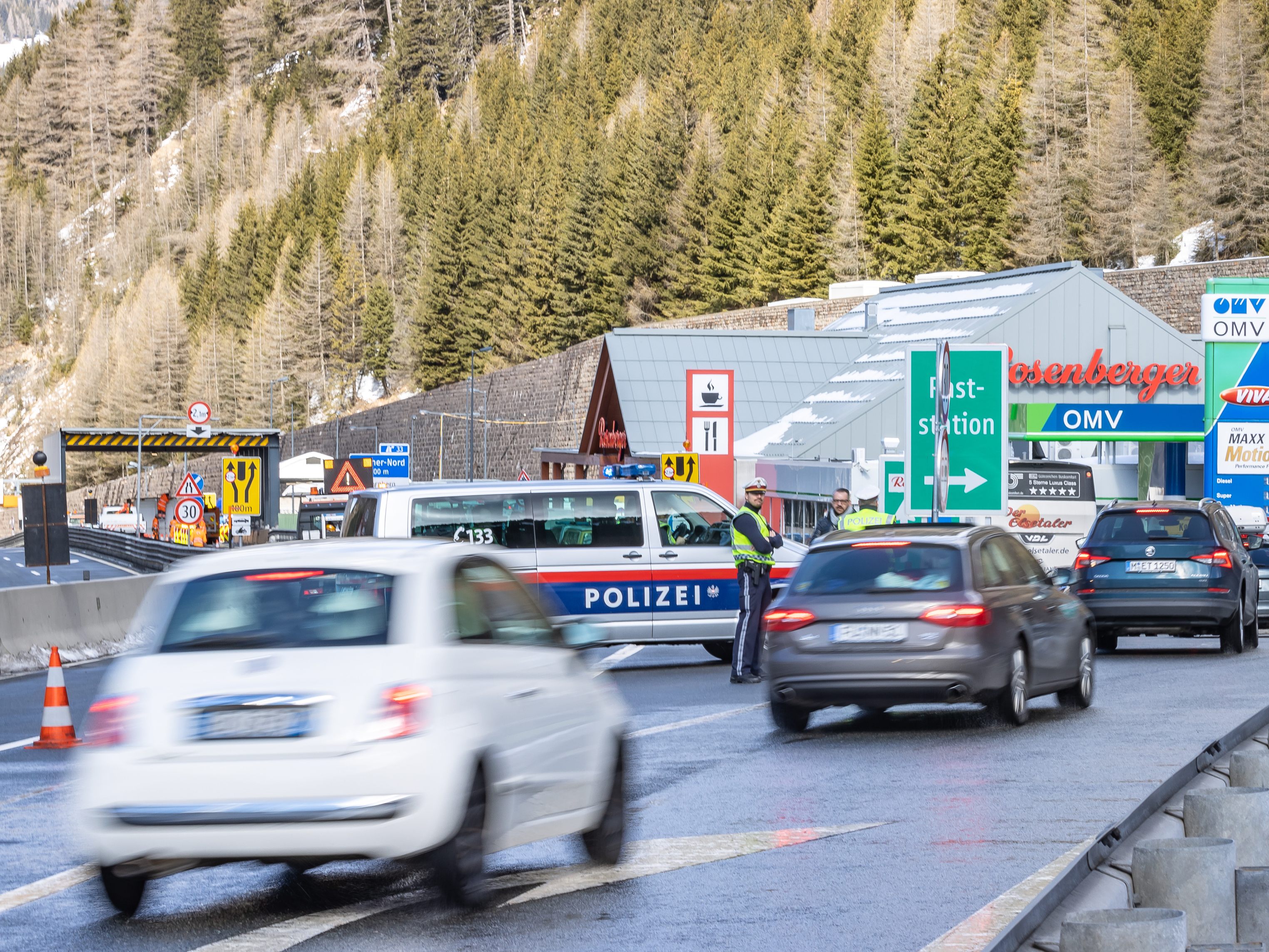 Die Strafe für einen LKW aus Italien, der Hilfsgüter in die Ukraine transportierte, wurde von der Asfinag zurückgenommen.