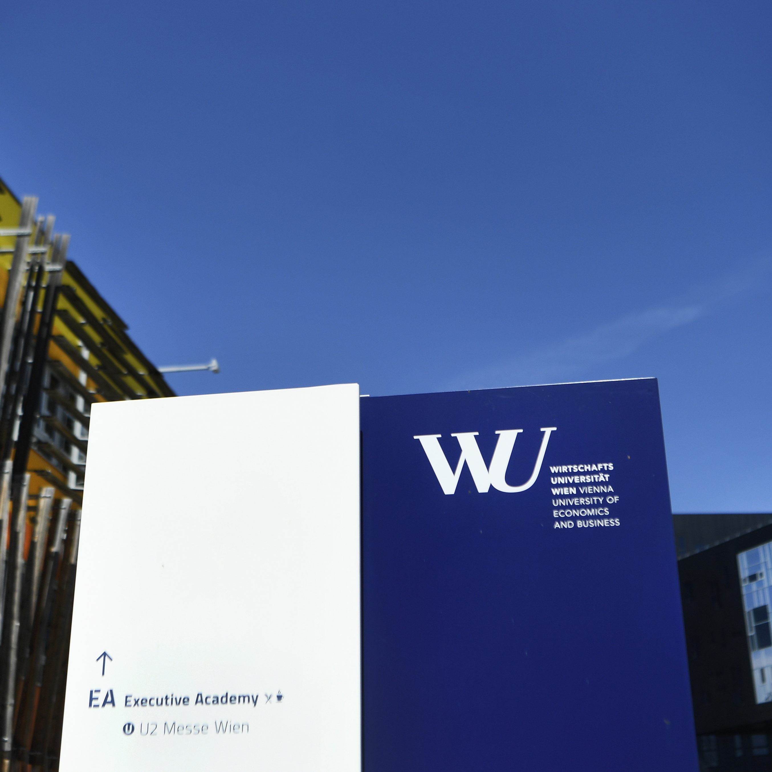 Laut einer Studie der WU Wien gibt es mindestens 390 internationale Unternehmen mit "Headquaters" in Österreich.