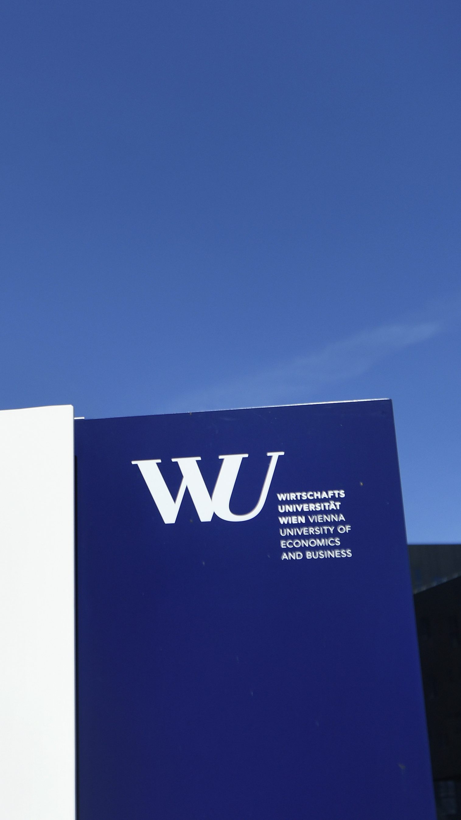 Laut einer Studie der WU Wien gibt es mindestens 390 internationale Unternehmen mit "Headquaters" in Österreich.