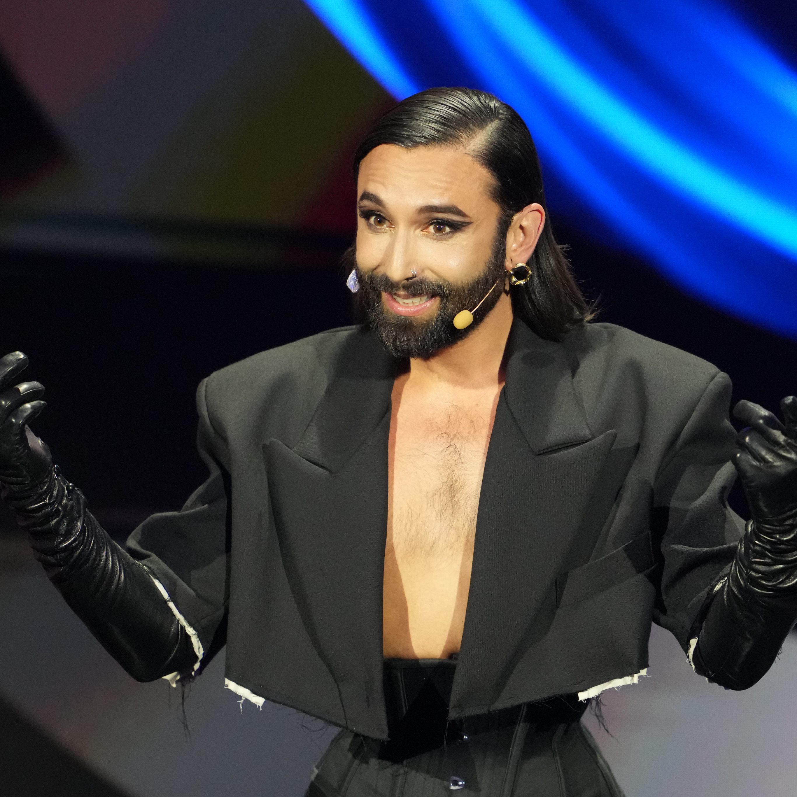 Conchita empfängt ESC-Gewinnspielteilnehmer in Turin.
