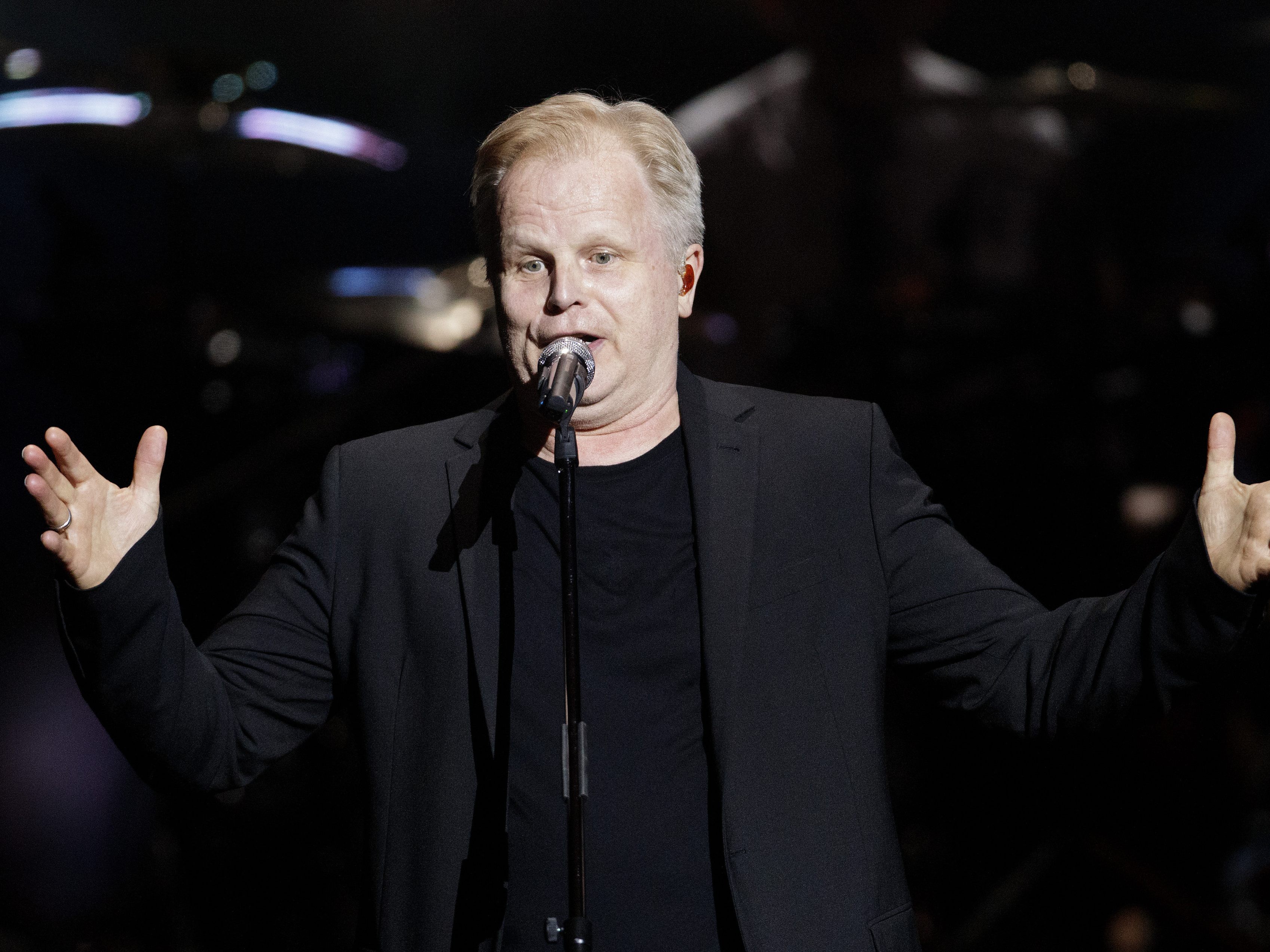 Der deutsche Musiker Herbert Grönemeyer zeigte sich bestürzt über die coronabedingte Absage seiner Tour. Der deutsche Musiker Herbert Grönemeyer zeigte sich bestürzt über die coronabedingte Absage seiner Tour.