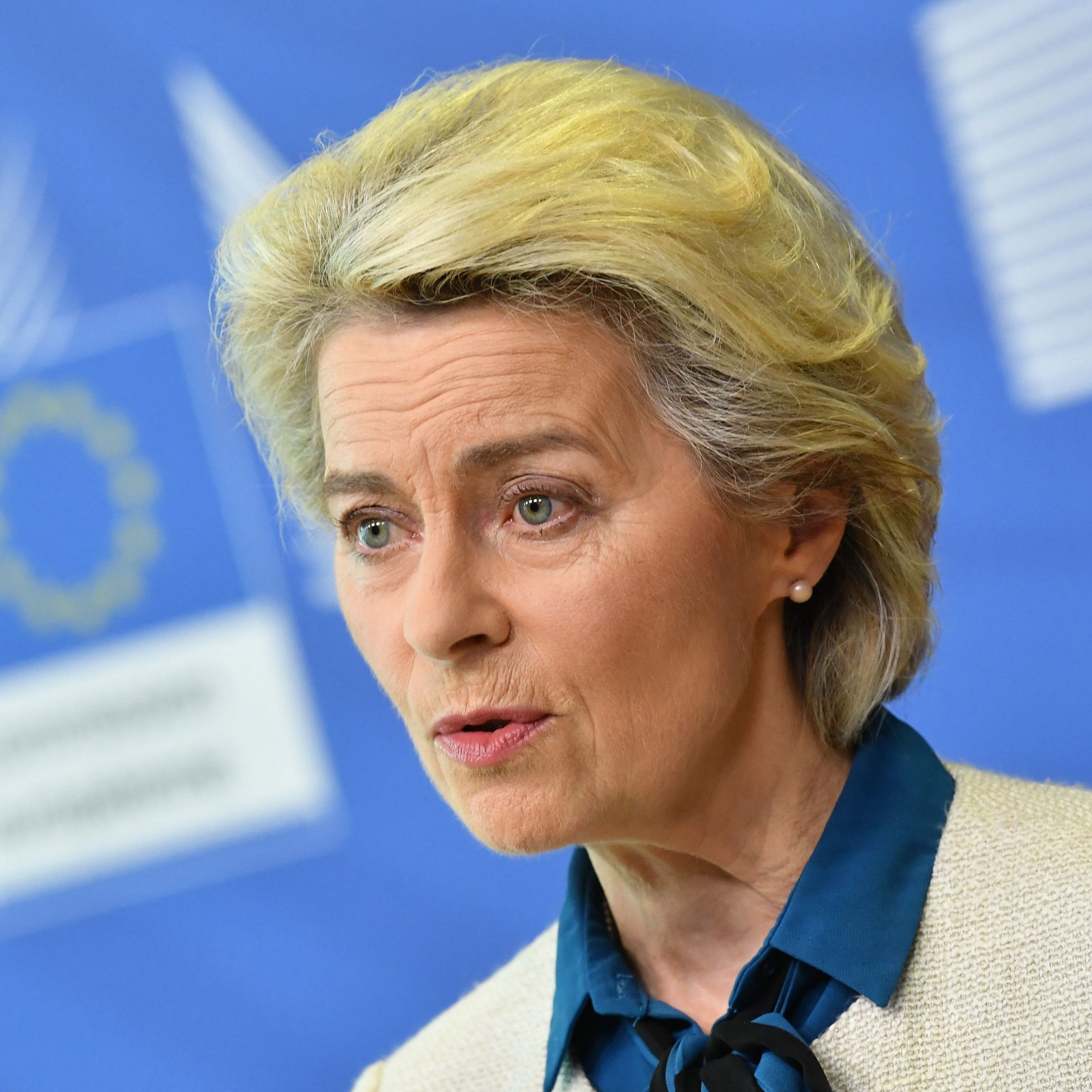 Die EU-Kommission will die Ukraine mit einem neun Milliarden Euro Kredit helfen.