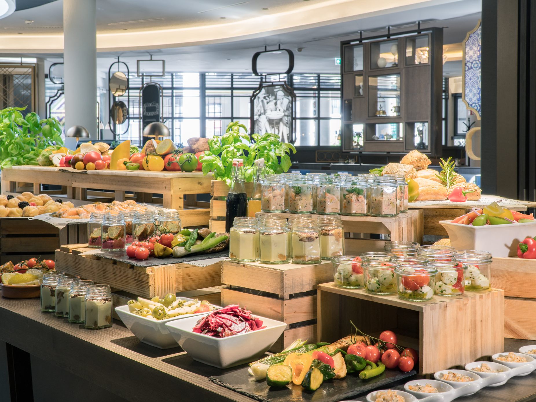 Im Juni gibt es im Restaurant "Wunderkammer" im Renaissance Wien Hotel (Rudolfsheim-Fünfhaus) einen Brunch.