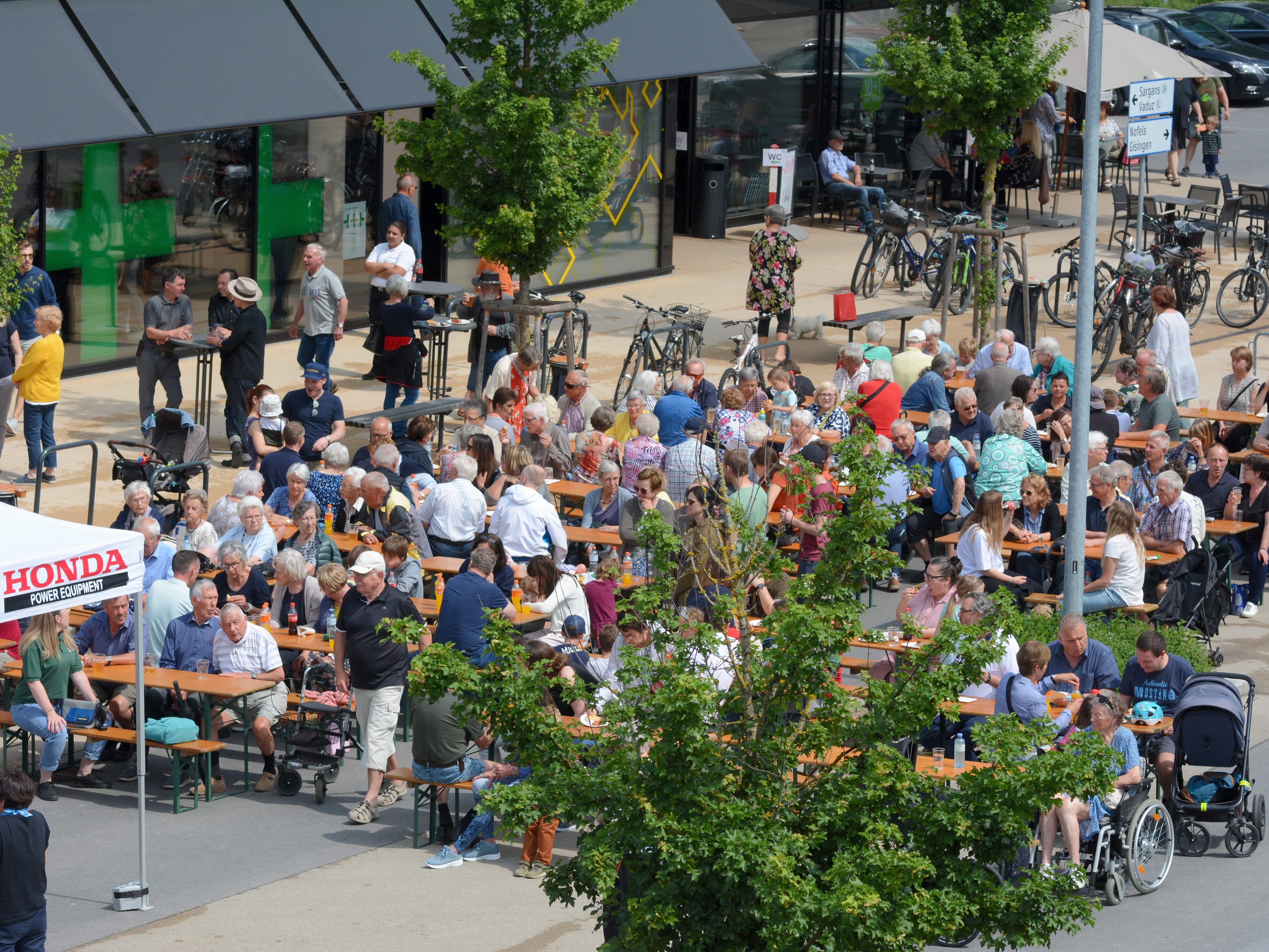 Fest zur Apothekeneröffnung in Tosters am 21. Mai 2022