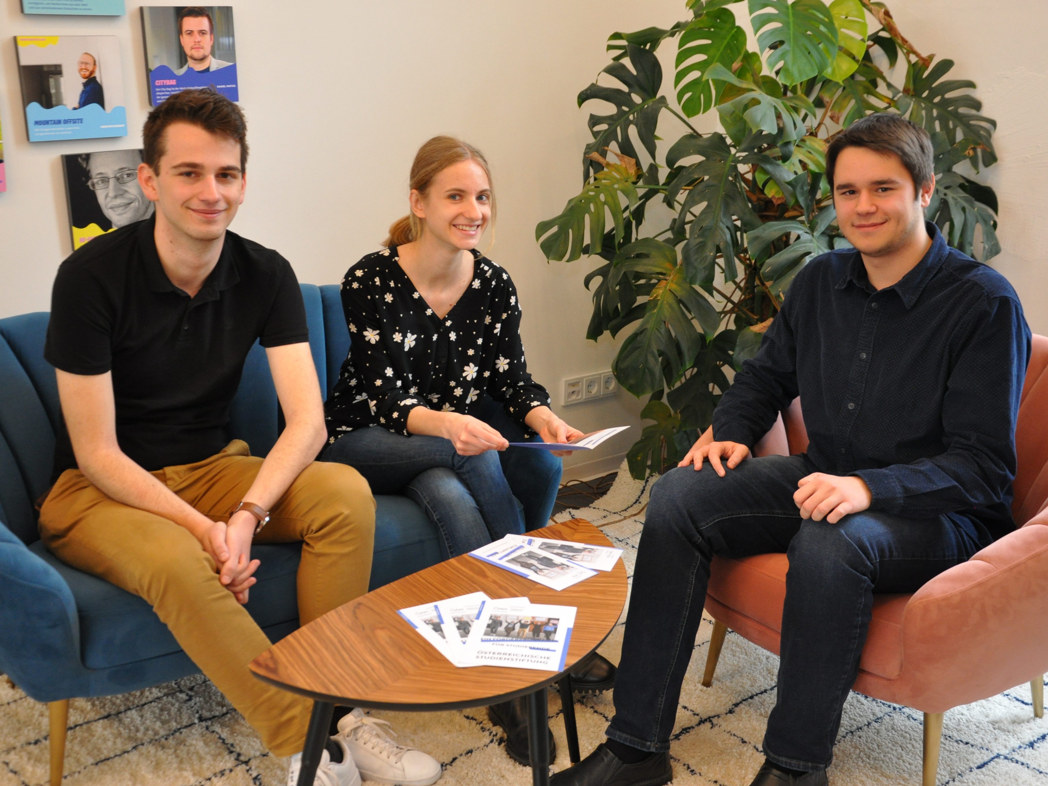 Julian Jenny, Julia Richter und Marcel Simma sind drei von vier jungen Vorarlbergern, die vor kurzem von der Studienstiftung aufgenommen wurden. Julian Jenny, Julia Richter und Marcel Simma sind drei von vier jungen Vorarlbergern, die vor kurzem von der Studienstiftung aufgenommen wurden.