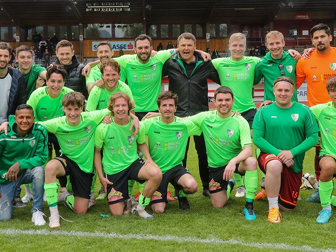 Die Mannschaft konnte nach dem Sieg auf der Birkenwiese jubeln Die Mannschaft konnte nach dem Sieg auf der Birkenwiese jubeln