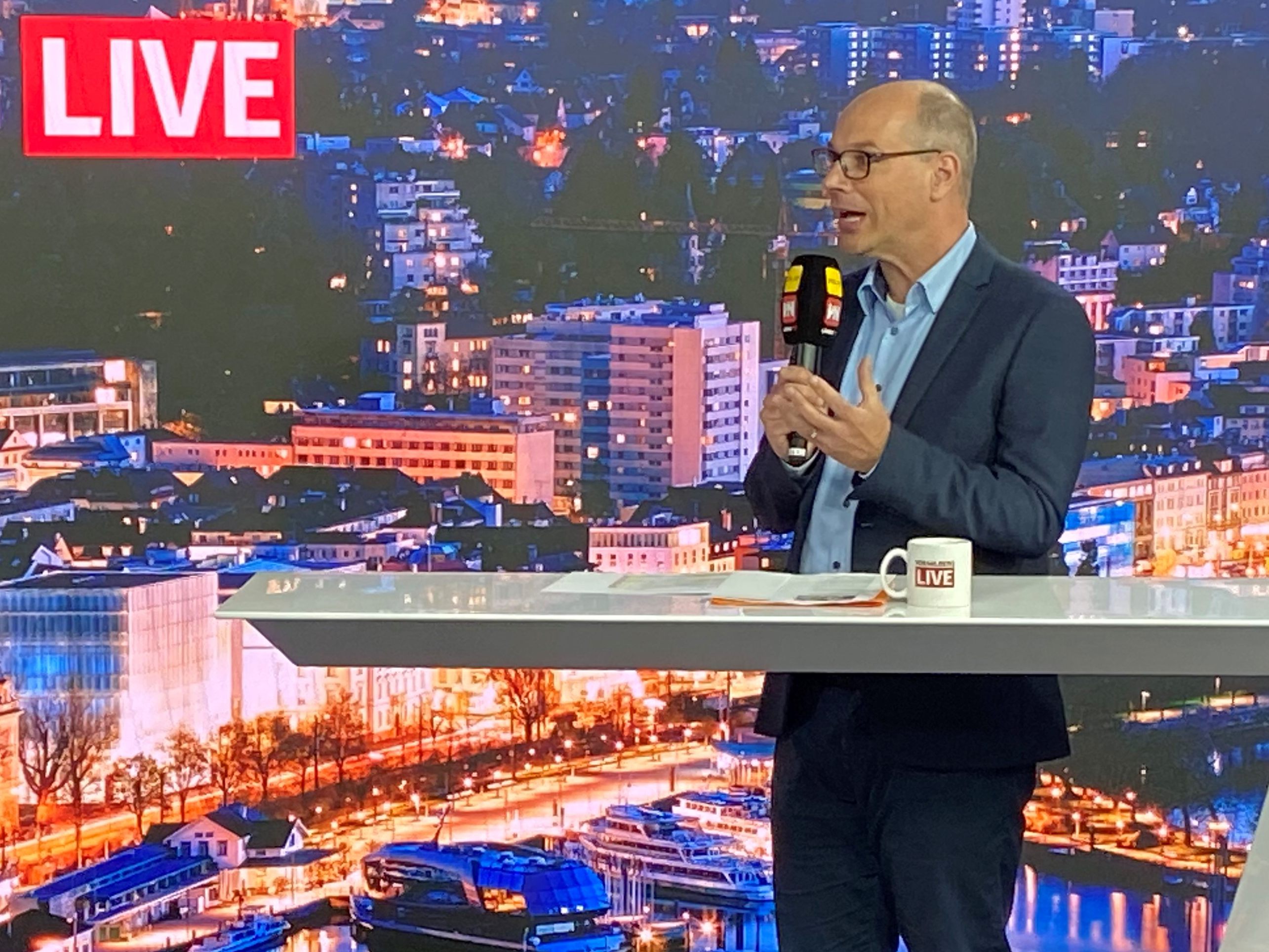 Stefan Fitz-Rankl, Geschäftsführer der FH Vorarlberg, zu Gast bei "Vorarlberg LIVE". Stefan Fitz-Rankl, Geschäftsführer der FH Vorarlberg, zu Gast bei "Vorarlberg LIVE".