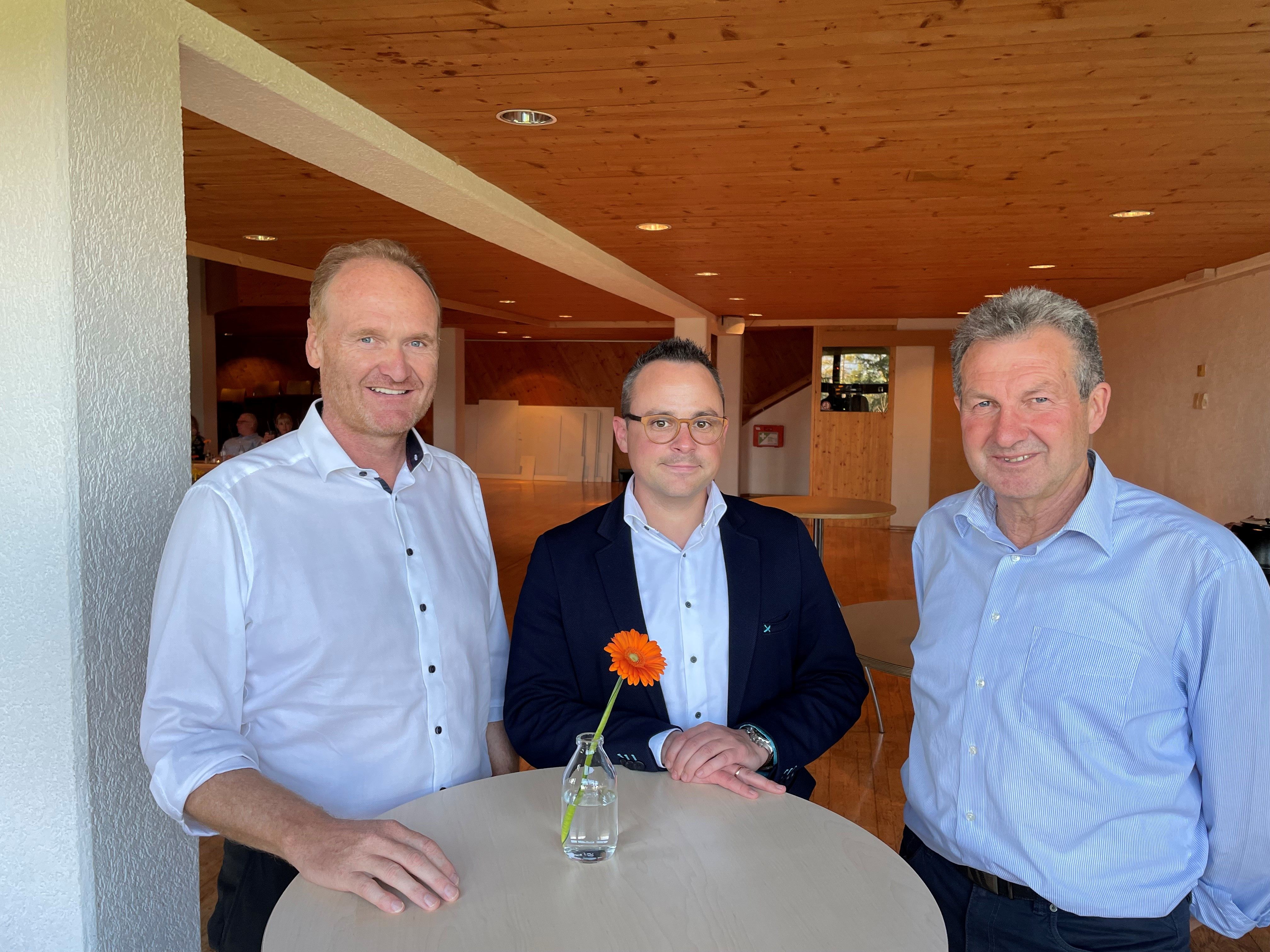 Ein eingespieltes Team leitet den Sozialsprengel Vorderwald: Obmannstellvertreter Bgm. Guido Flatz, GF Bernd Schuster und Obmann Gebhard Bechter. Ein eingespieltes Team leitet den Sozialsprengel Vorderwald: Obmannstellvertreter Bgm. Guido Flatz, GF Bernd Schuster und Obmann Gebhard Bechter.