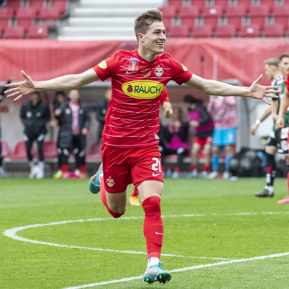 Luka Sucic brachte Salzburg mit seinem Traumtor auf die Siegerstraße.