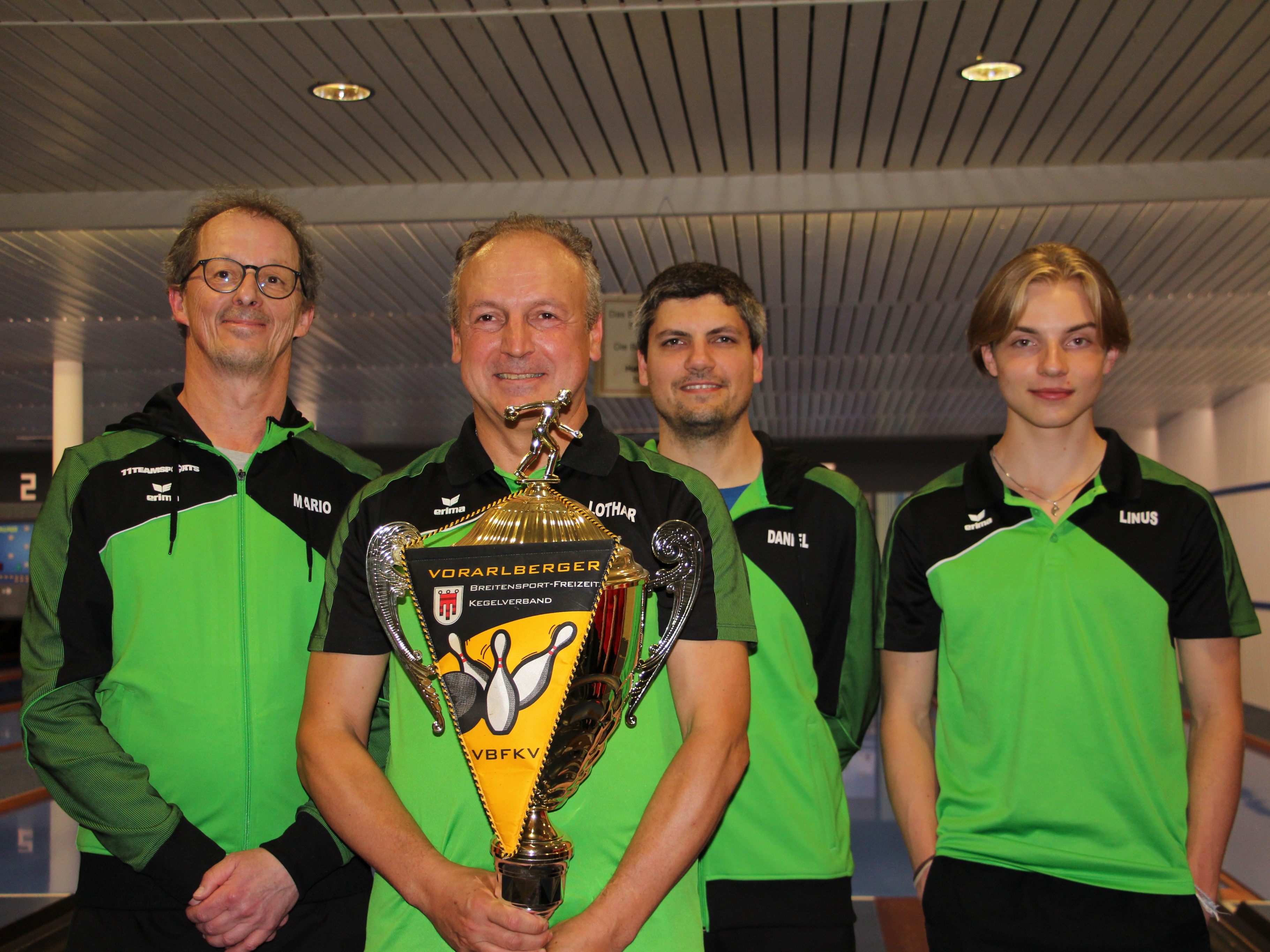 Die neuen Cupsieger und Meister: Mario Ponticelli, Lothar Amann, Daniel Fertschnig, Linus Amann