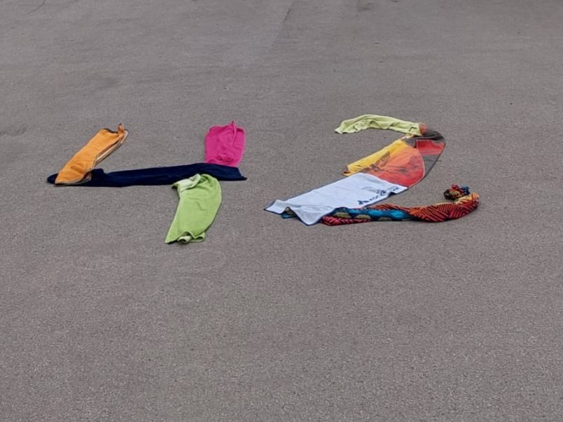 Eine bunte 42 soll uns aus dem Alltagsgrau reisen Eine bunte 42 soll uns aus dem Alltagsgrau reisen