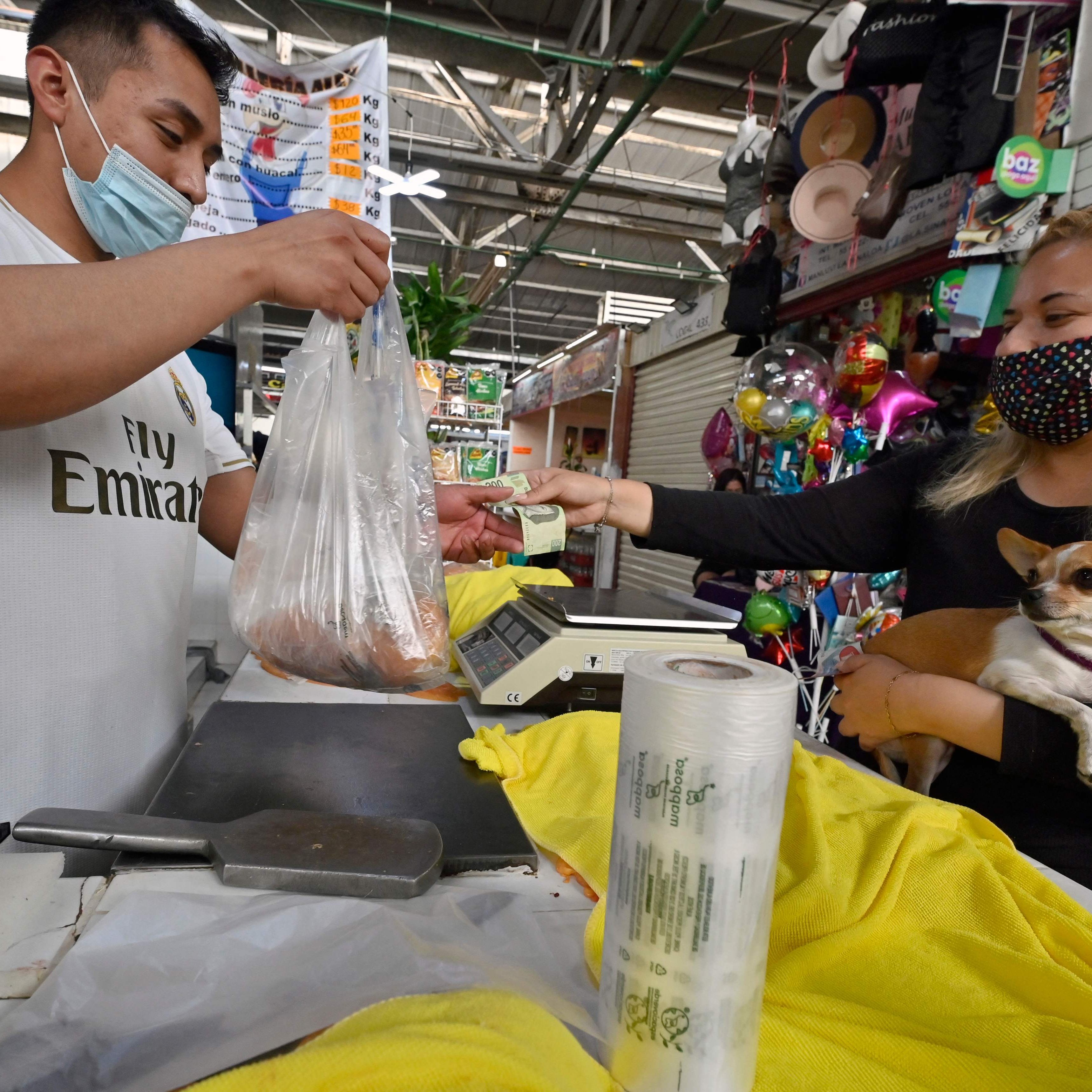 Preise für Teibstoffe, Energie und Nahrungsmittel befeuern Inflation.