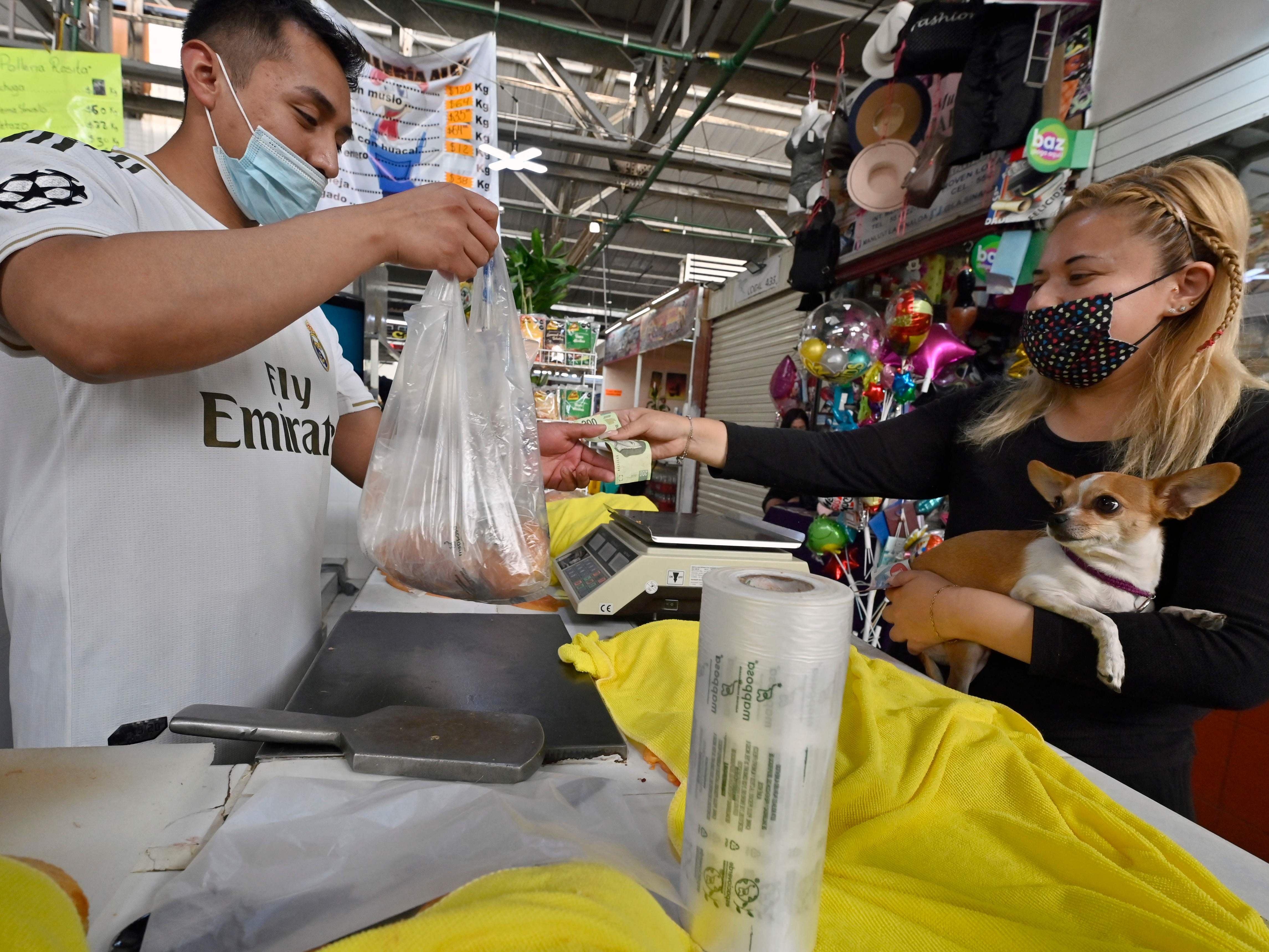 Preise für Teibstoffe, Energie und Nahrungsmittel befeuern Inflation.