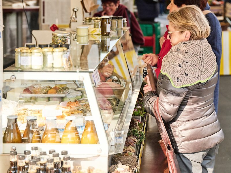Die Gelegenheit für den bevorstehenden Muttertagsbrunch noch alles zu besorgen. Die Gelegenheit für den bevorstehenden Muttertagsbrunch noch alles zu besorgen.