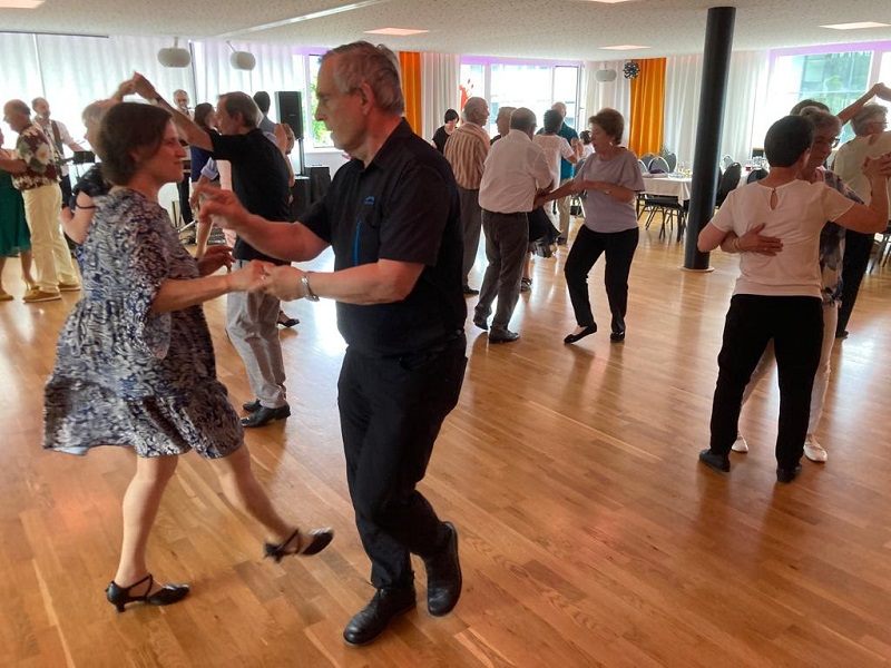 Vom Slowfox bis zu „Line Dance“ beim PVÖ-Landestanz Vom Slowfox bis zu „Line Dance“ beim PVÖ-Landestanz