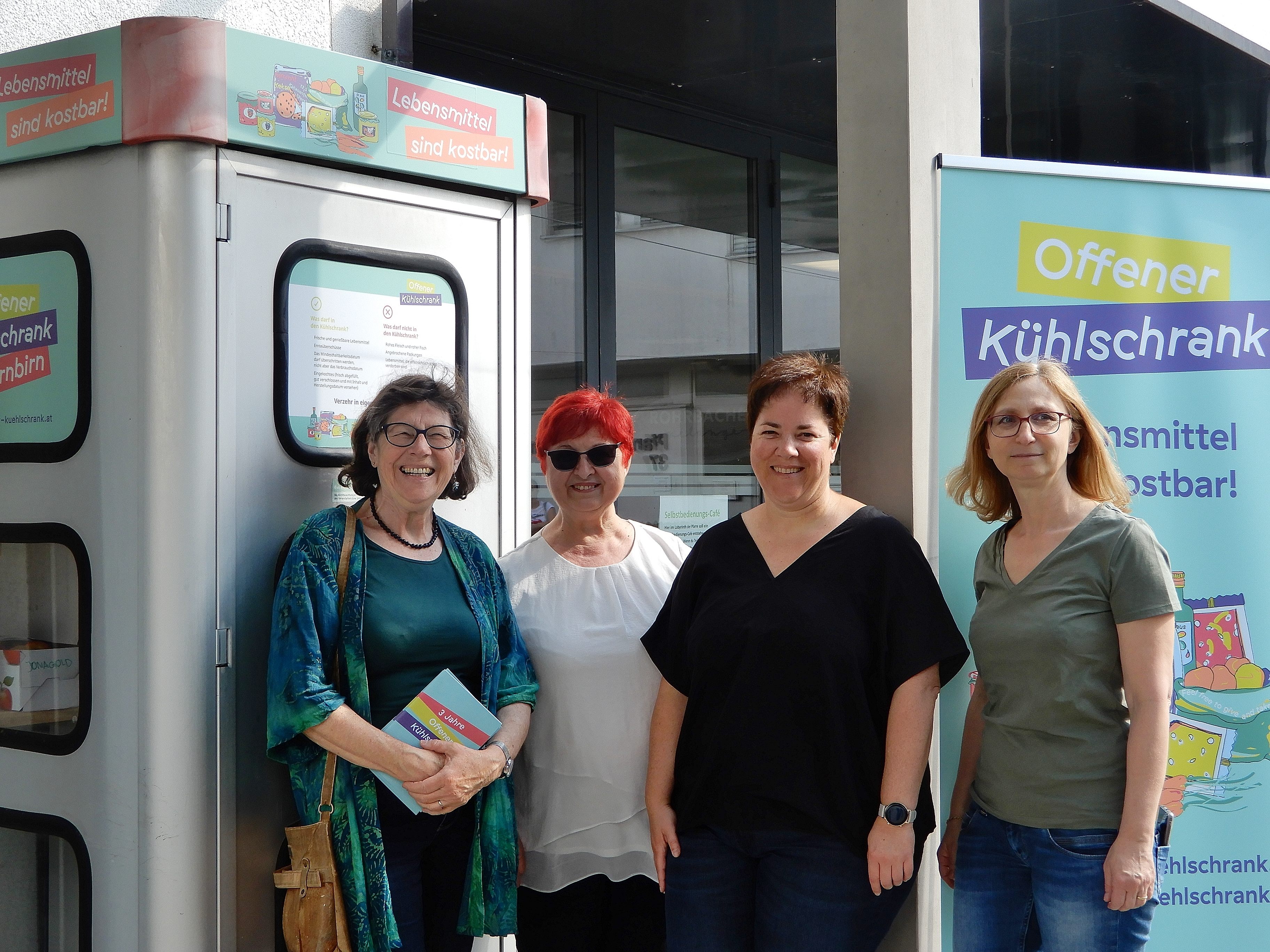 Ingrid Benedikt und das "Kühlschrank-Trio" vom Rohrbach: Isolde Ehrlicher,Cornelia Kraxner-Holzer und Astrid Meyer-Ehrlicher Ingrid Benedikt und das "Kühlschrank-Trio" vom Rohrbach: Isolde Ehrlicher,Cornelia Kraxner-Holzer und Astrid Meyer-Ehrlicher