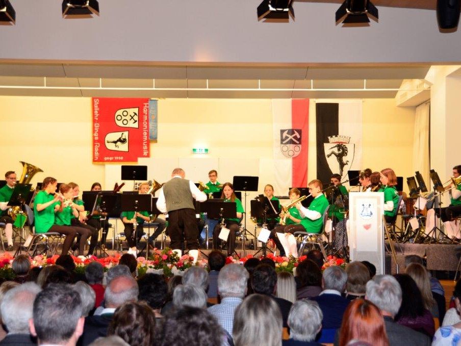 Muttertagskonzert Harmoniemusik Stallehr-Bings-Radin