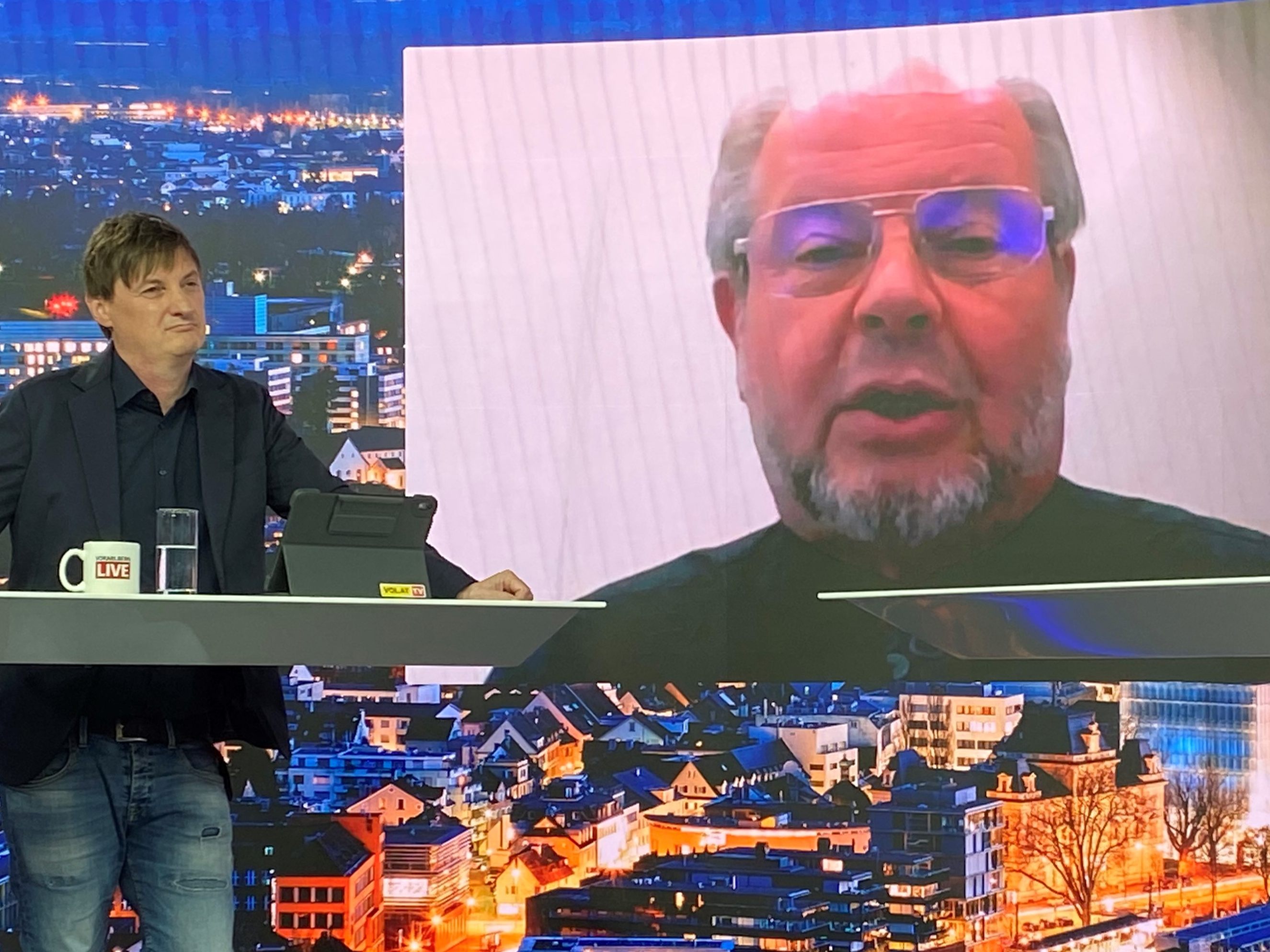 Prof. Dr. Norbert Nowotny, Virologe Veterinärmedizinische Universität Wien, war zu Gast bei "Vorarlberg LIVE". Prof. Dr. Norbert Nowotny, Virologe Veterinärmedizinische Universität Wien, war zu Gast bei "Vorarlberg LIVE".