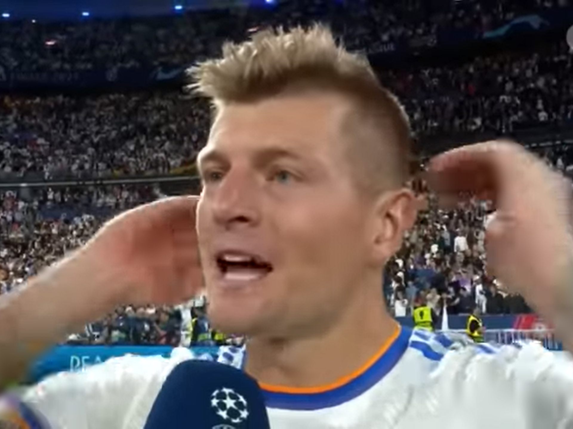 Toni Kroos Rastet aus beim Champions League finale 2022 Toni Kroos Rastet aus beim Champions League finale 2022