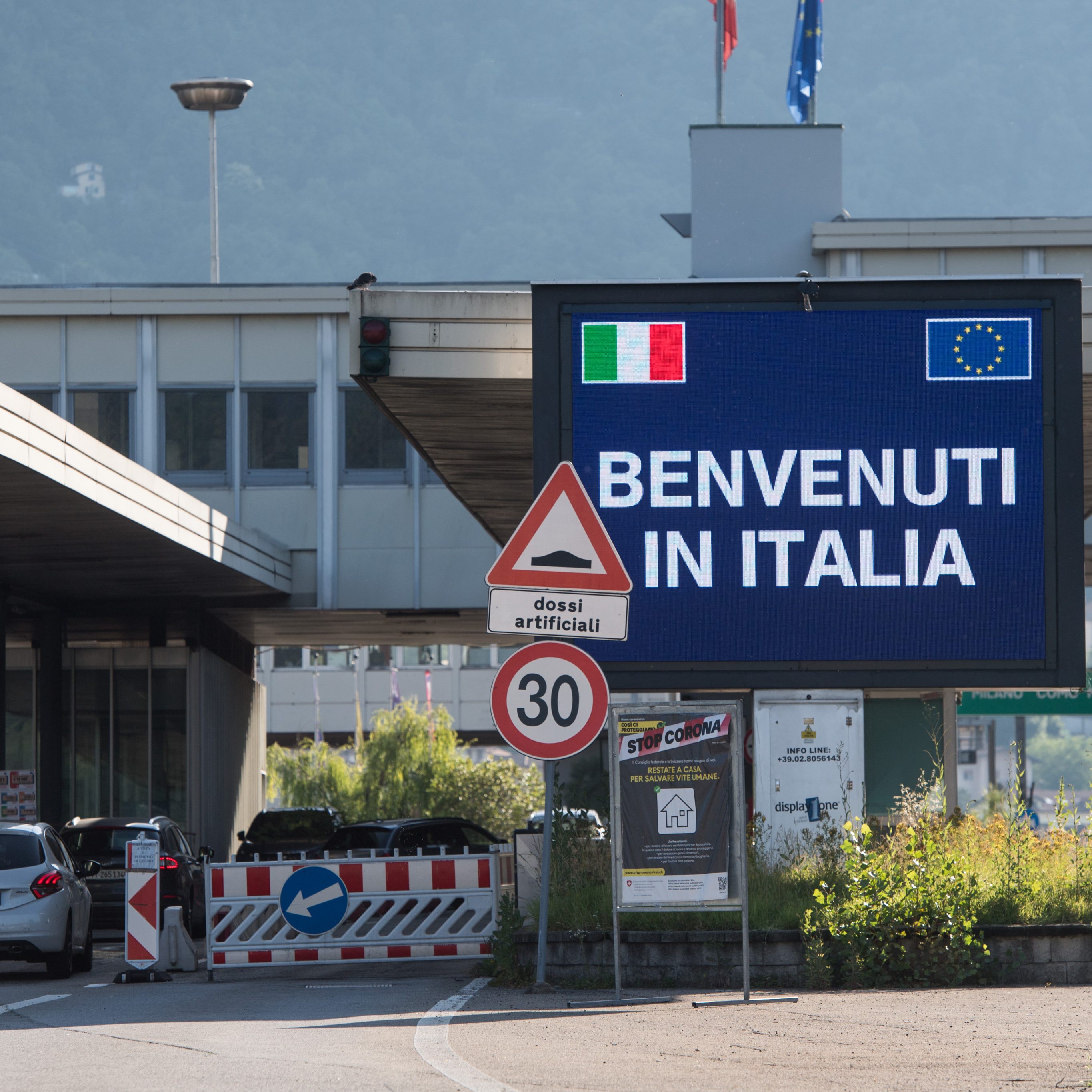 Italien hebt die Einreiseregelen auf.