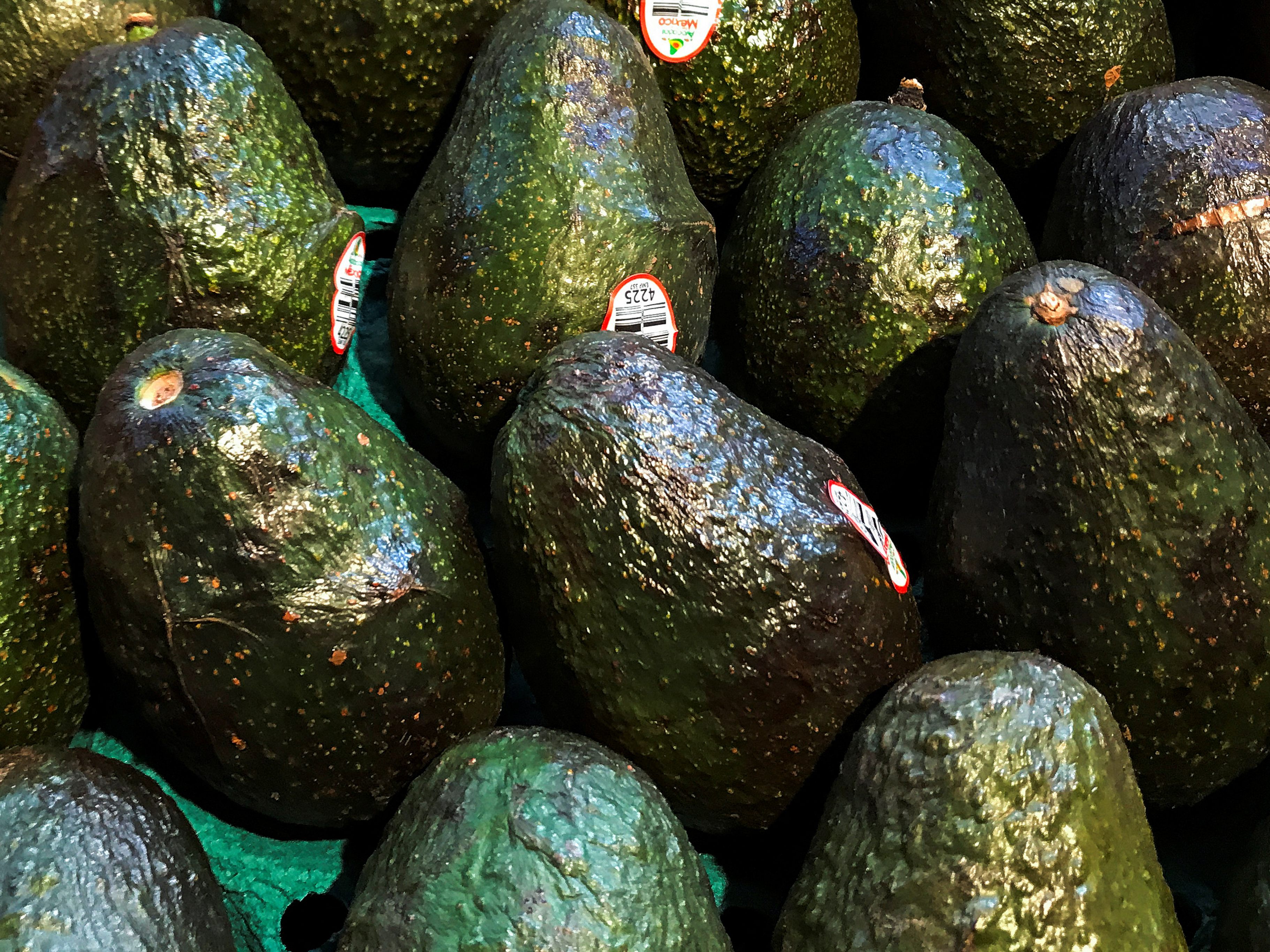 Lifehack: Die beste Avocado erkennen - VOL.AT