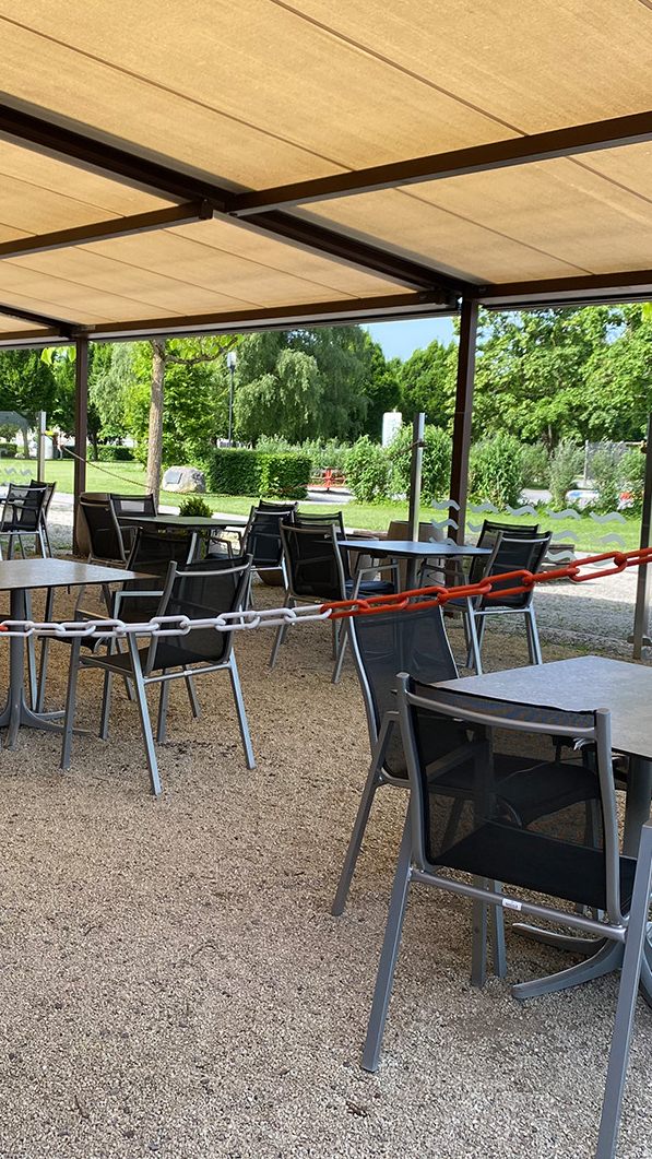 Bei Monika und Franz Bereuter ist derzeit nur der Eisschalter geöffnet.