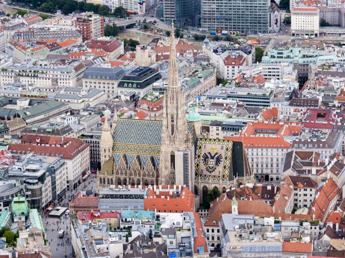 Hunderte folgten Einladung russischer Verbände., gedachten am Stephansplatz in Wien. Hunderte folgten Einladung russischer Verbände., gedachten am Stephansplatz in Wien.