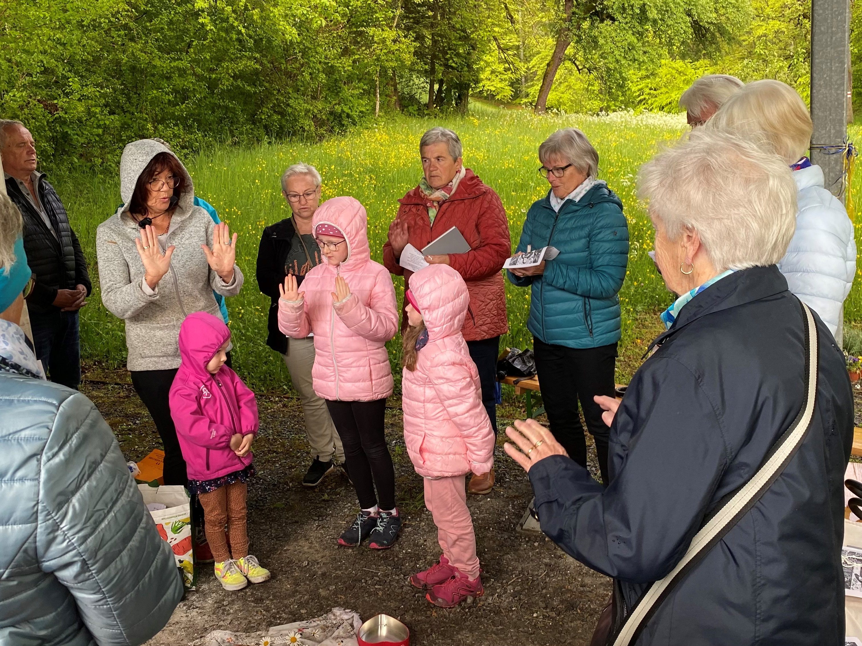 Maiandacht 2022 bei der Familienkapelle Fraxern. Maiandacht 2022 bei der Familienkapelle Fraxern.
