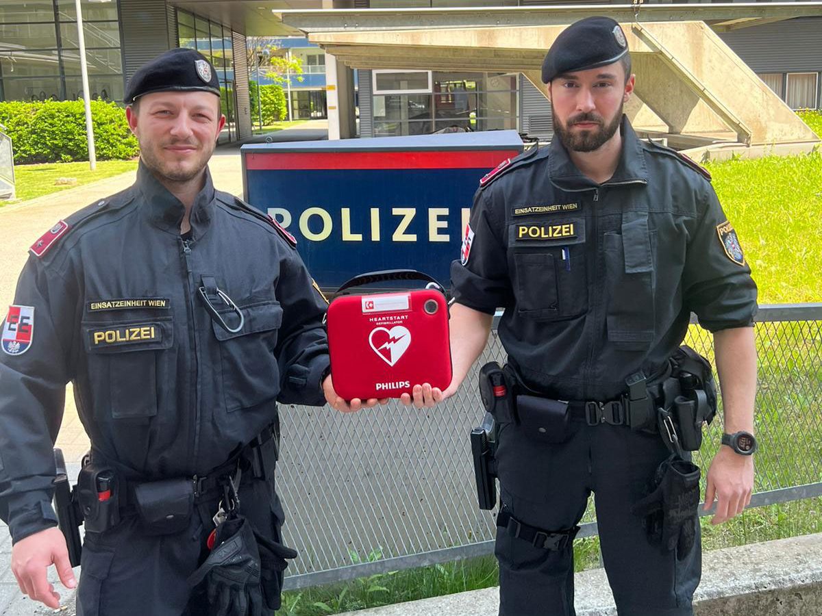 Maximilian C. (im Bild mit Kollege Lukas W.) wurde zum Lebensretter