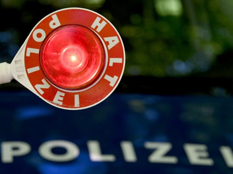 Die Polizei musste einschreiten, weil es auf der A23 zu Handgreiflichkeiten kam Die Polizei musste einschreiten, weil es auf der A23 zu Handgreiflichkeiten kam