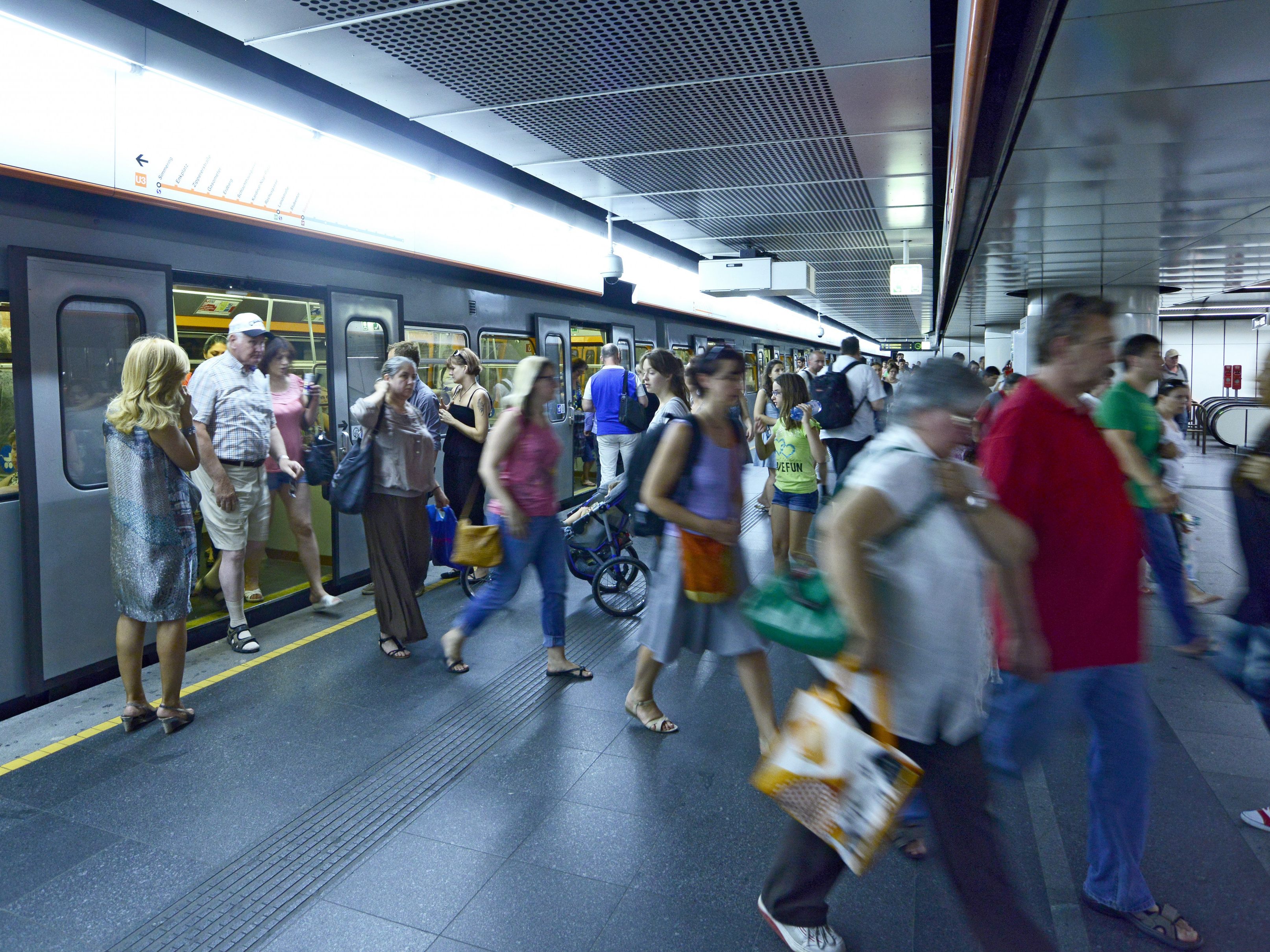 Die Freifahrt für Geflüchtete in Wien gilt bis Ende September. Die Freifahrt für Geflüchtete in Wien gilt bis Ende September.