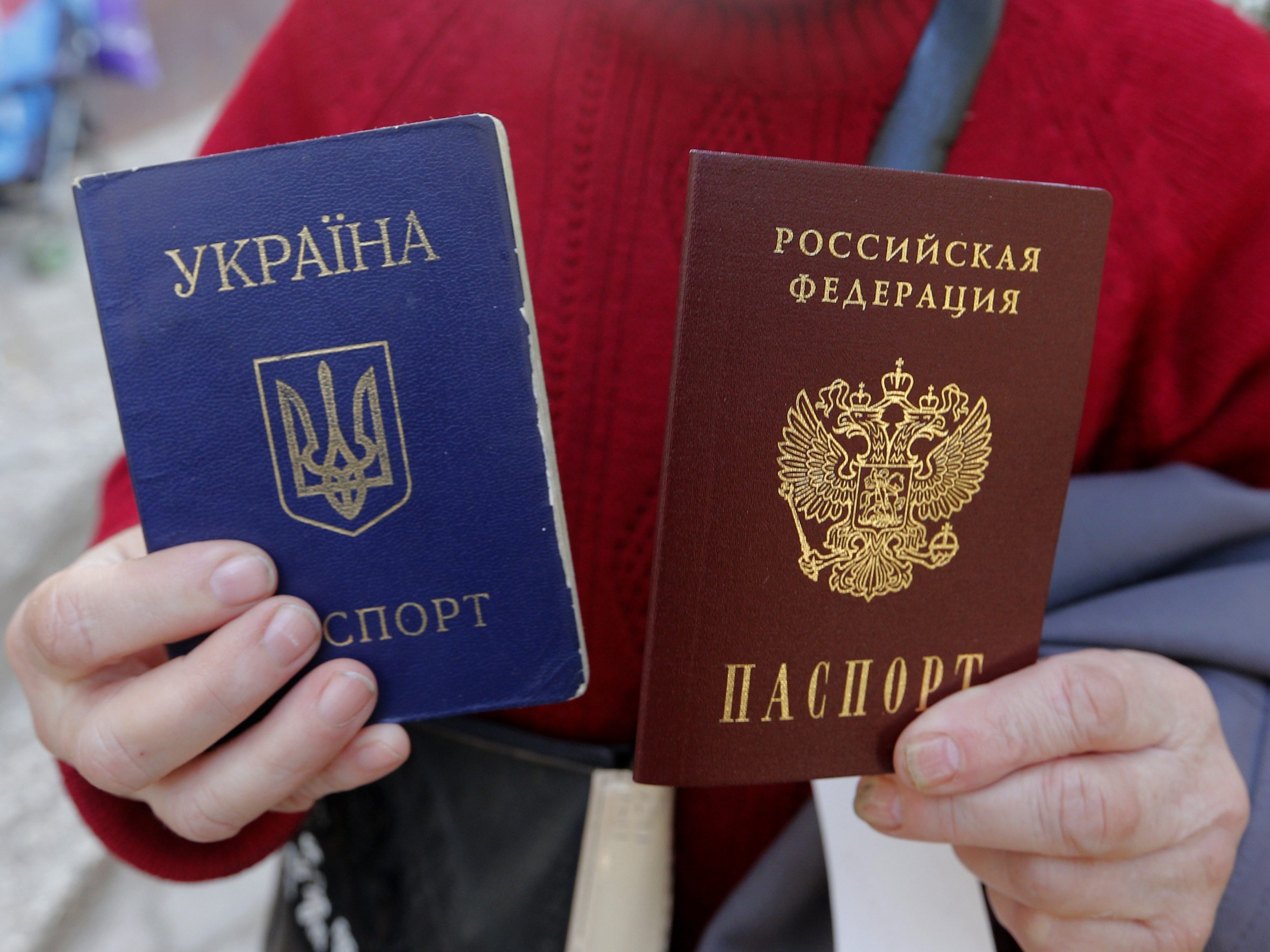 Die Empfänger der Pässe würden danach als vollwertige Bürger Russlands betrachtet.