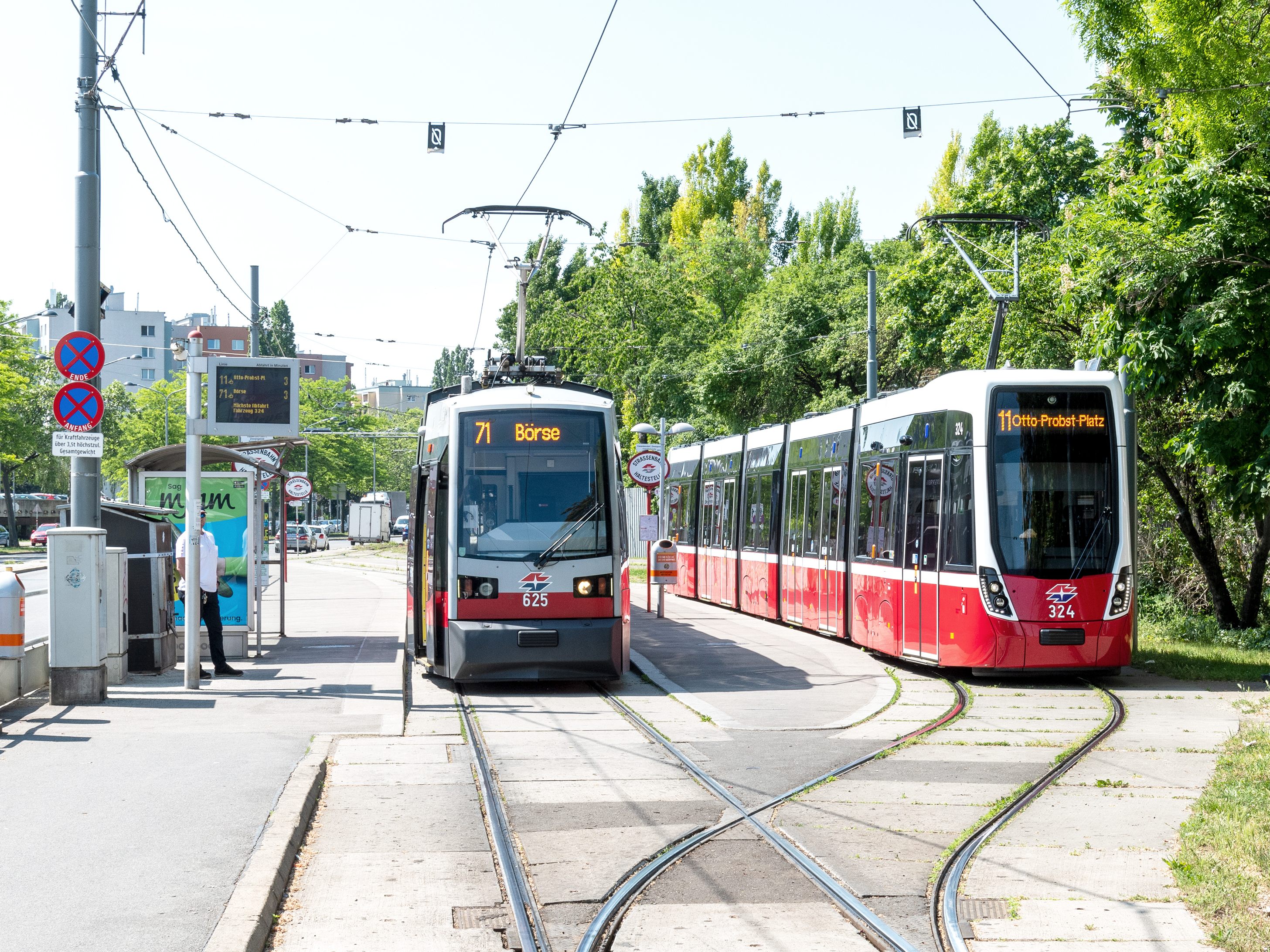Sommerbaustelle: Kurzführungen in Wien-Simmering bei Linie 71 und 11.