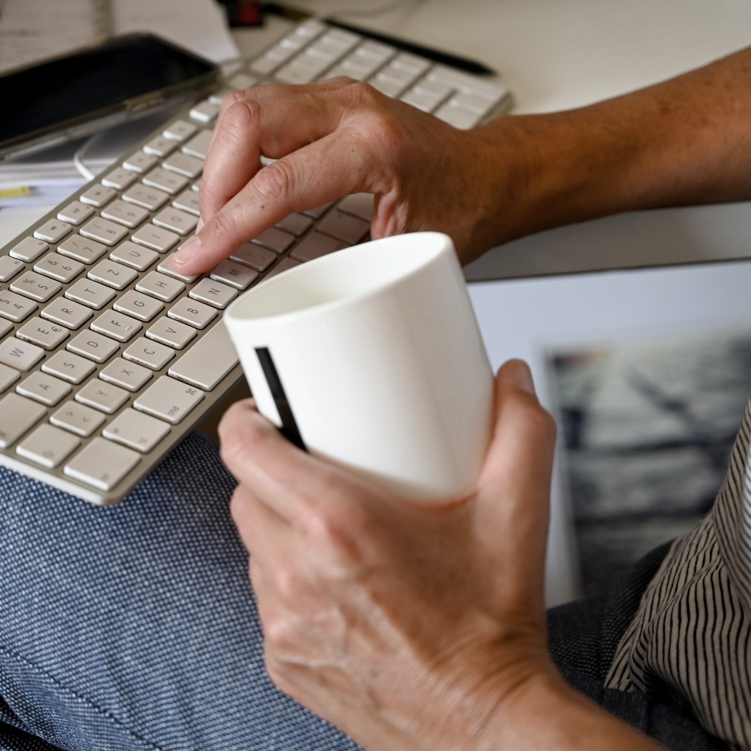 Viele Menschen wünschen sich laut der AK zwei Tage im Homeoffice für ein besseres Arbeitsklima.