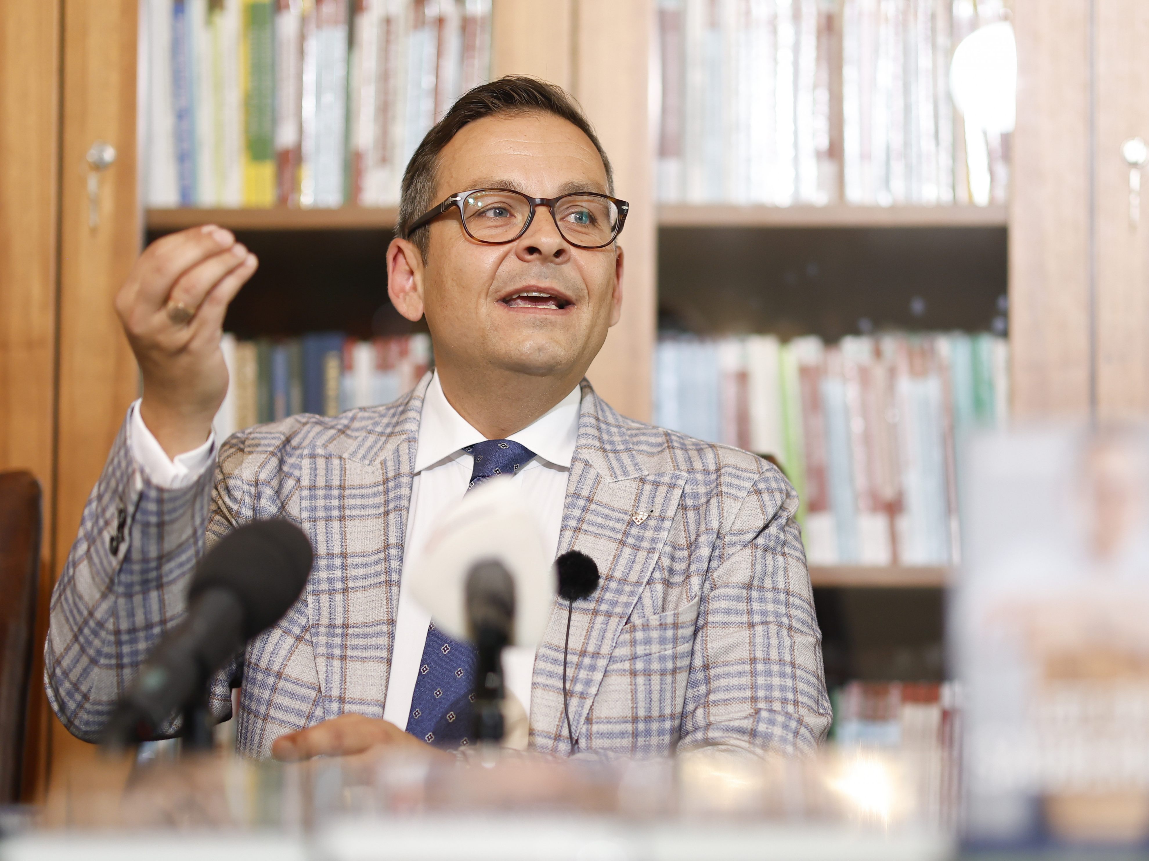 Bundespräsidenten-Wahl: Weniger Stimmen für FPÖ wegen Gerald Grosz? Bundespräsidenten-Wahl: Weniger Stimmen für FPÖ wegen Gerald Grosz?