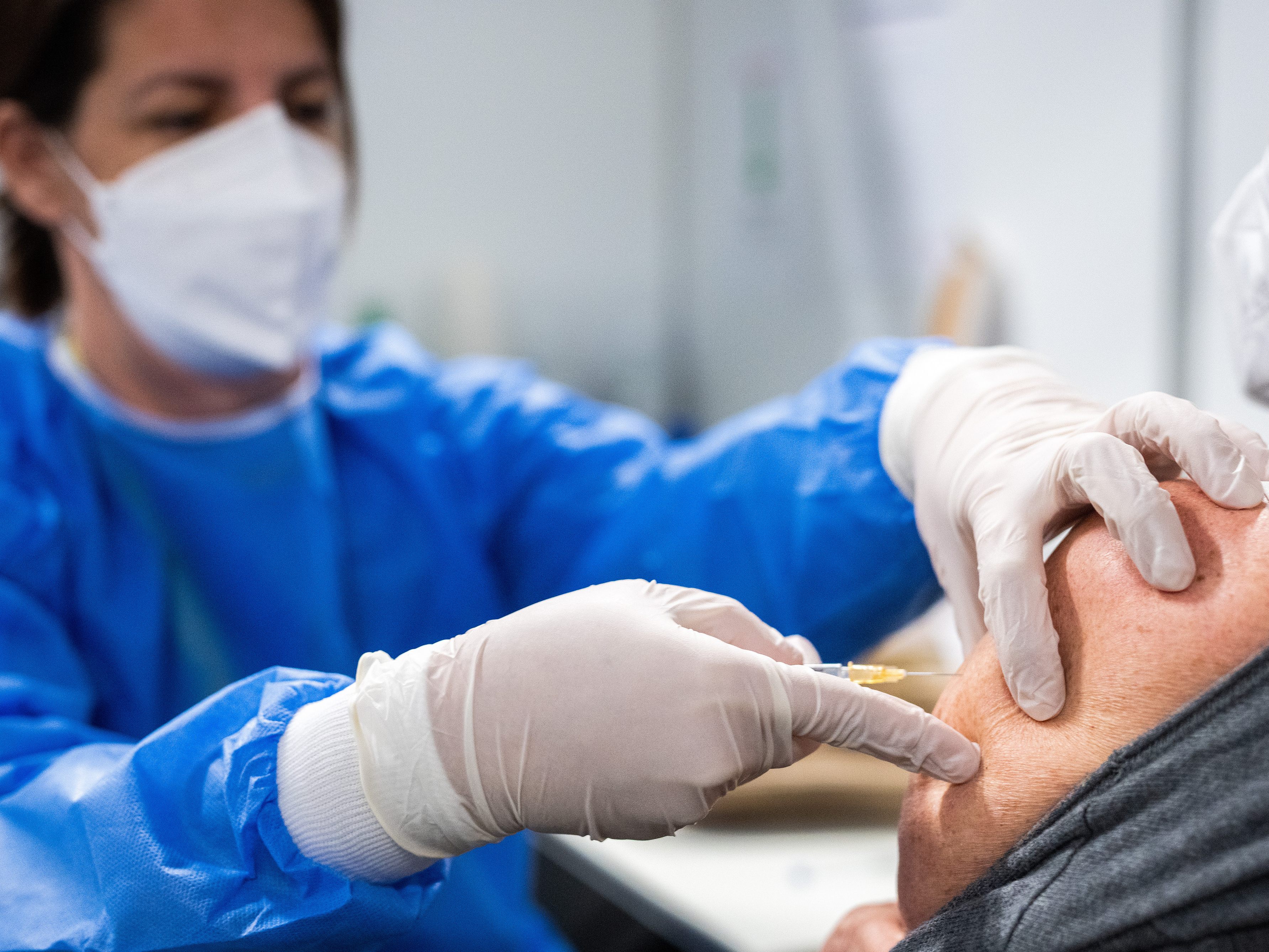 Die öffentlichen Gesundheitsausgaben haben sich 2021 um ein Sechstel erhöht. Die Corona-Impfungen machen einen beachtlichen Teil der Kosten aus. Die öffentlichen Gesundheitsausgaben haben sich 2021 um ein Sechstel erhöht. Die Corona-Impfungen machen einen beachtlichen Teil der Kosten aus.