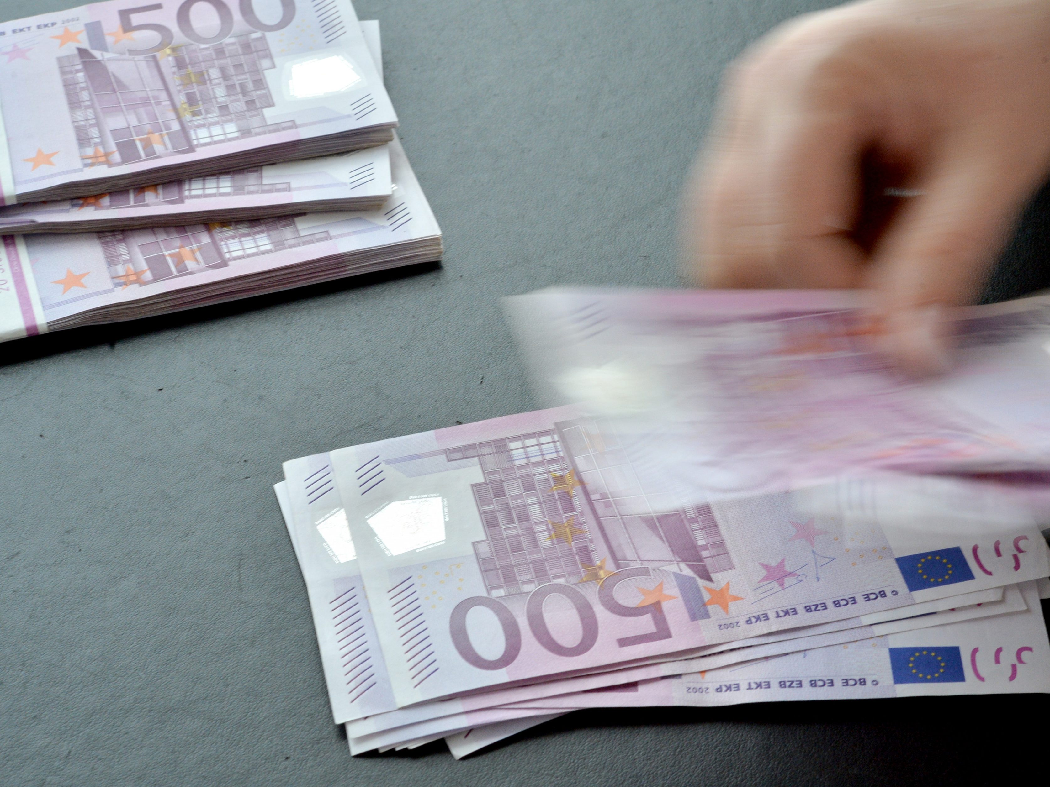 Laut einer Wiener Studie gibt es eine jährliche Umverteilung von 93 Mrd. Euro in Familien.