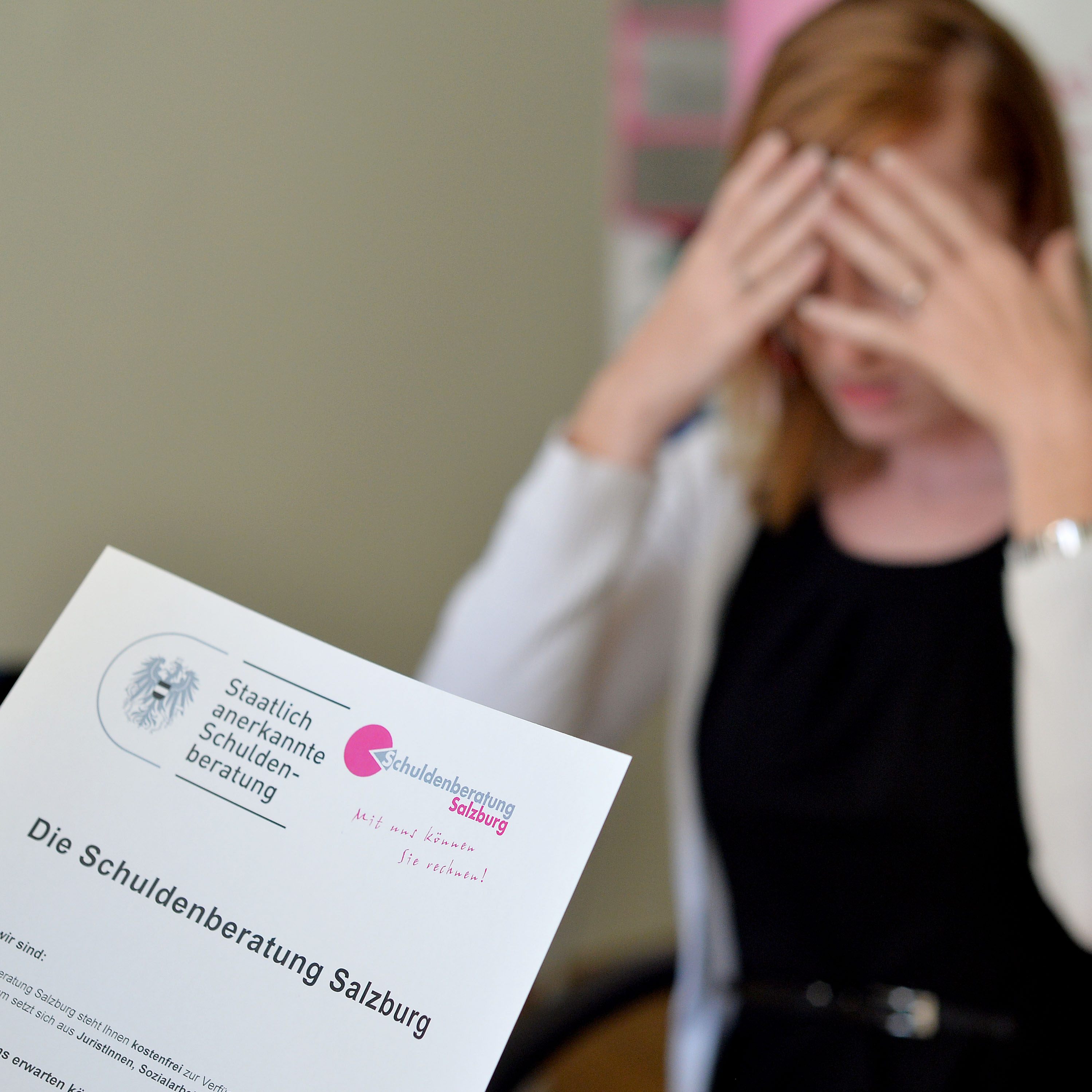 Die Schuldnerberatung warnt: Oft fehlt Überschuldeten das Geld für den Privatkonkurs.