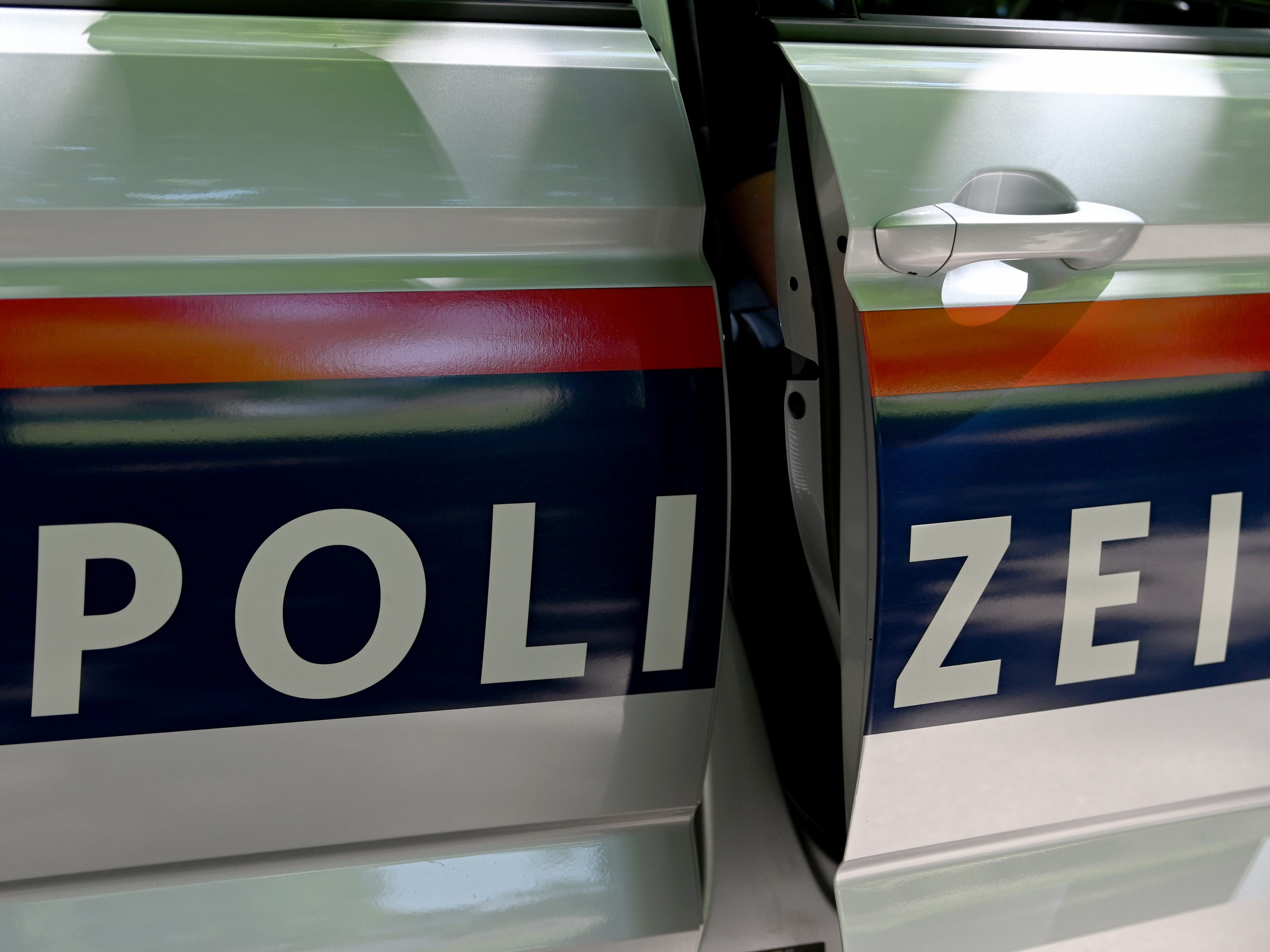In Wien-Mariahilf hat die Polizei einen Fahraddieb auf frischer Tat verhaftet In Wien-Mariahilf hat die Polizei einen Fahraddieb auf frischer Tat verhaftet