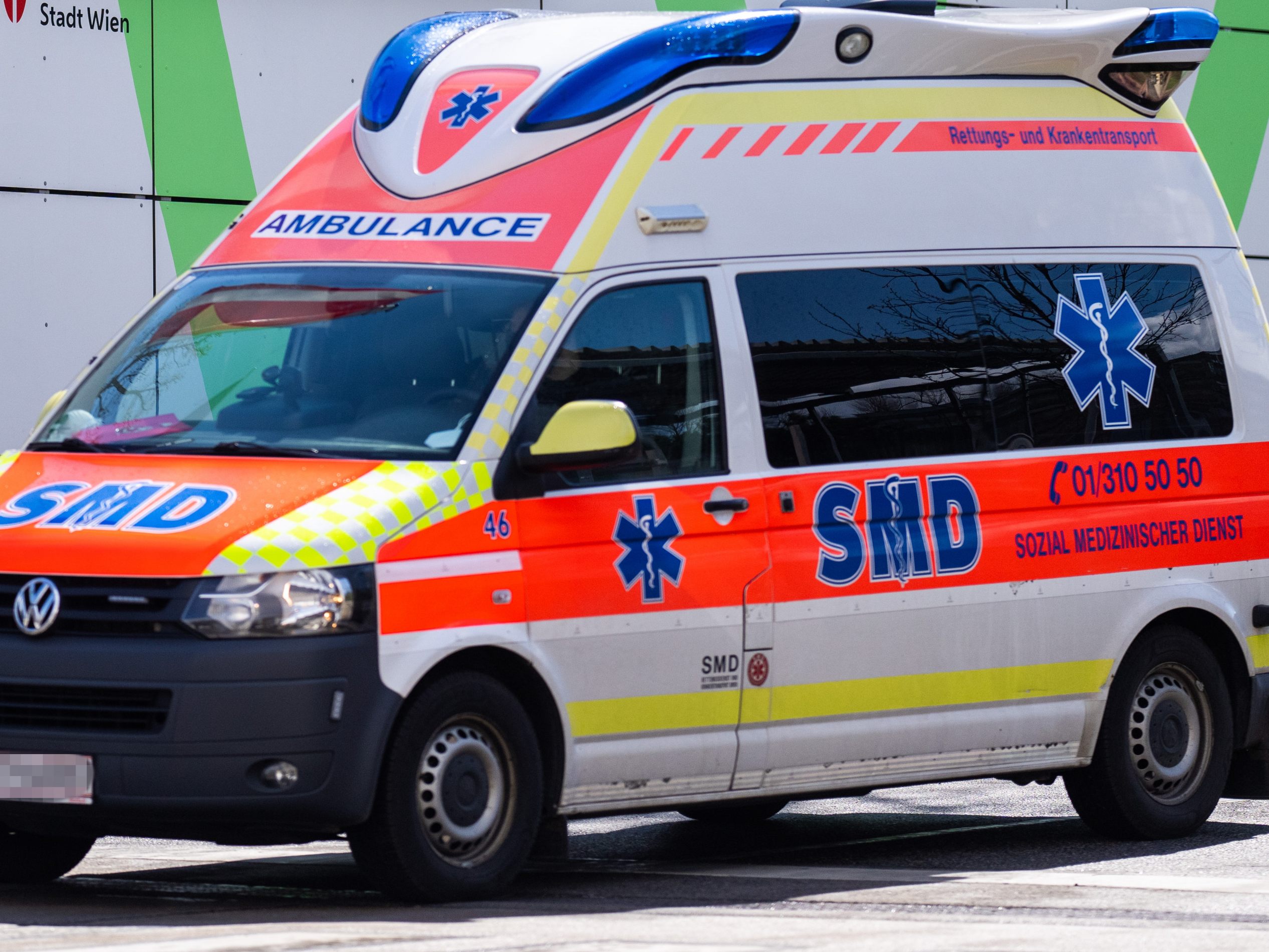 Bei einem Unfall mit einem PKW ist ein E-Scooterfahrer in Wien-Favoriten verletzt worden.