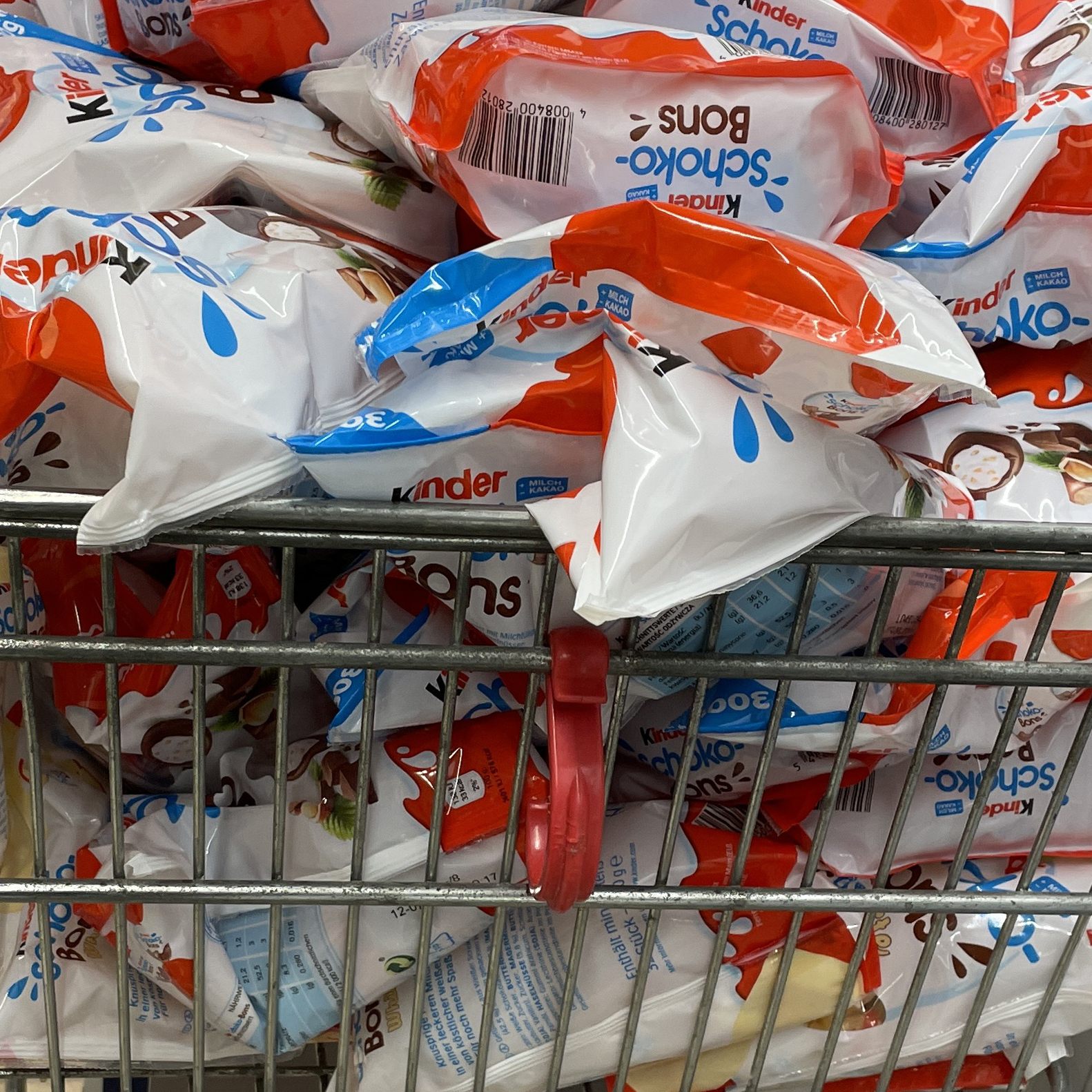 Kurz vor Ostern musste Ferrero mehrere Kinder-Schokolade-Produkte zurückrufen wegen Salmonellengefahr.