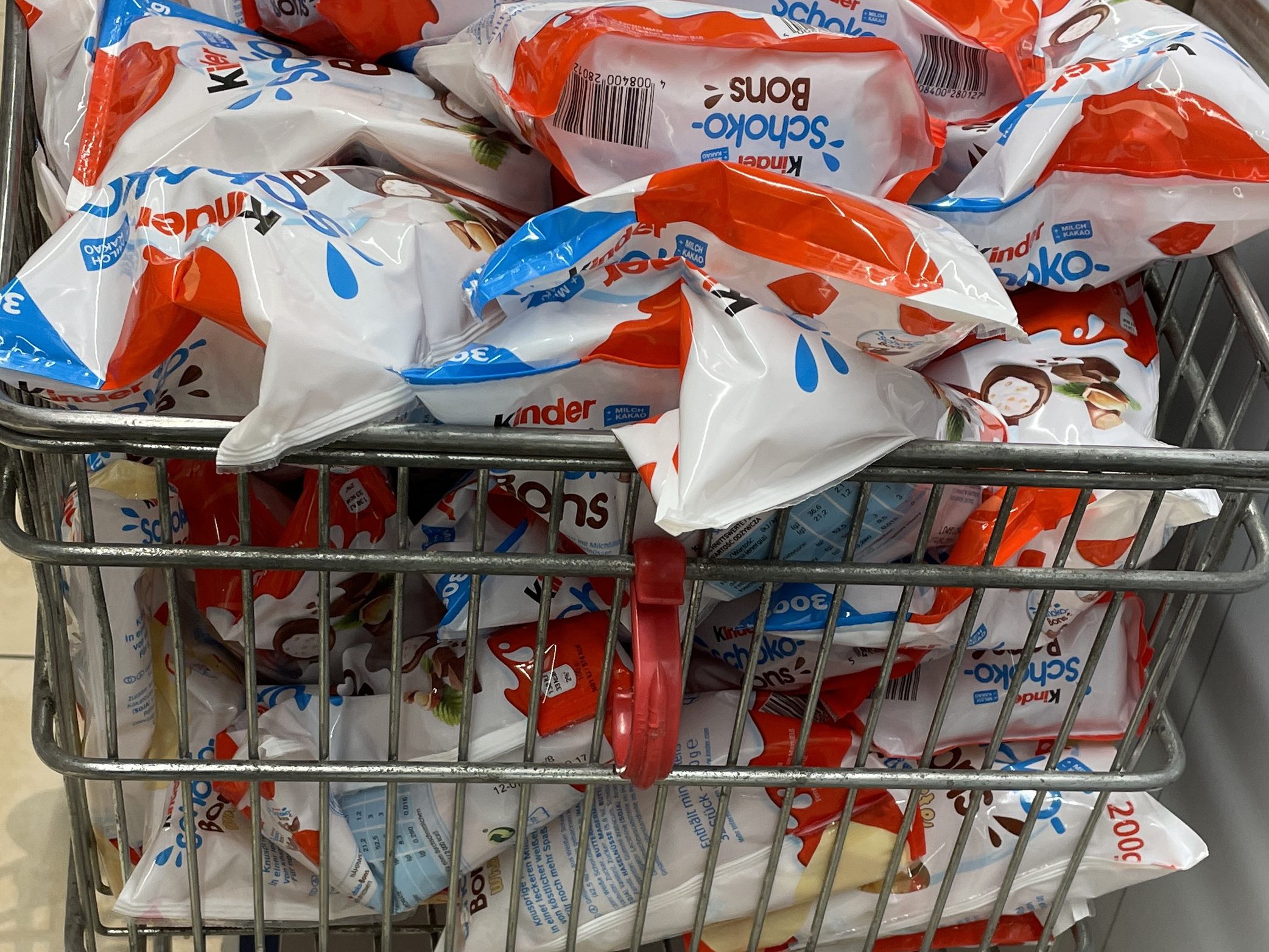 Kurz vor Ostern musste Ferrero mehrere Kinder-Schokolade-Produkte zurückrufen wegen Salmonellengefahr.