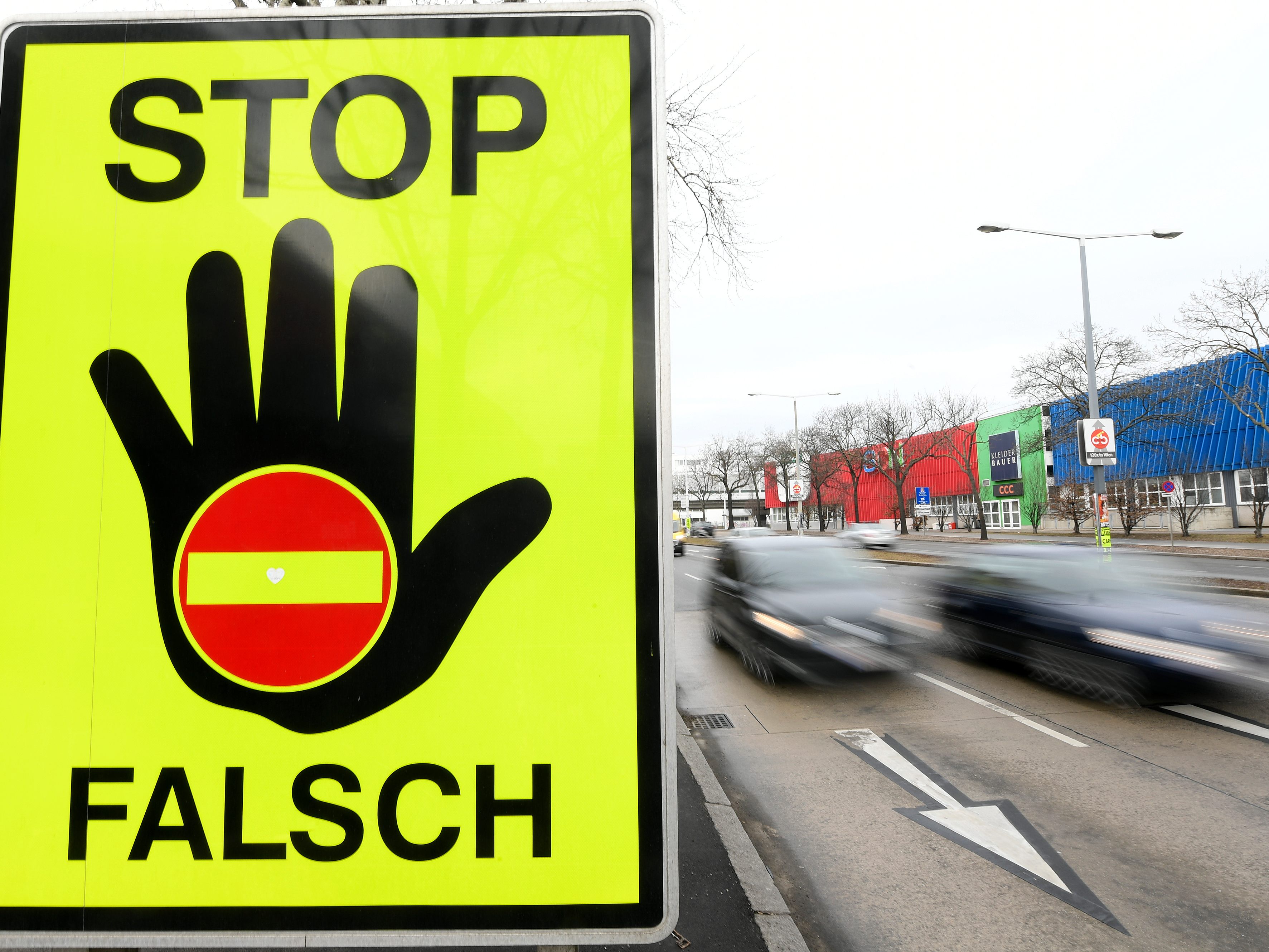 84-Jähriger als Geisterfahrer auf A1 in NÖ unterwegs: Zwei Verletzte. 84-Jähriger als Geisterfahrer auf A1 in NÖ unterwegs: Zwei Verletzte.